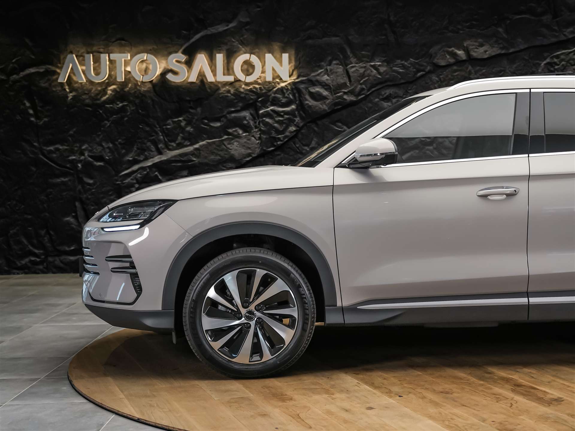 BYD Seal U DM-i Design AWD *Werksgarantie*Panorama*Sitzbelüftung*360° Kamera*-image-16