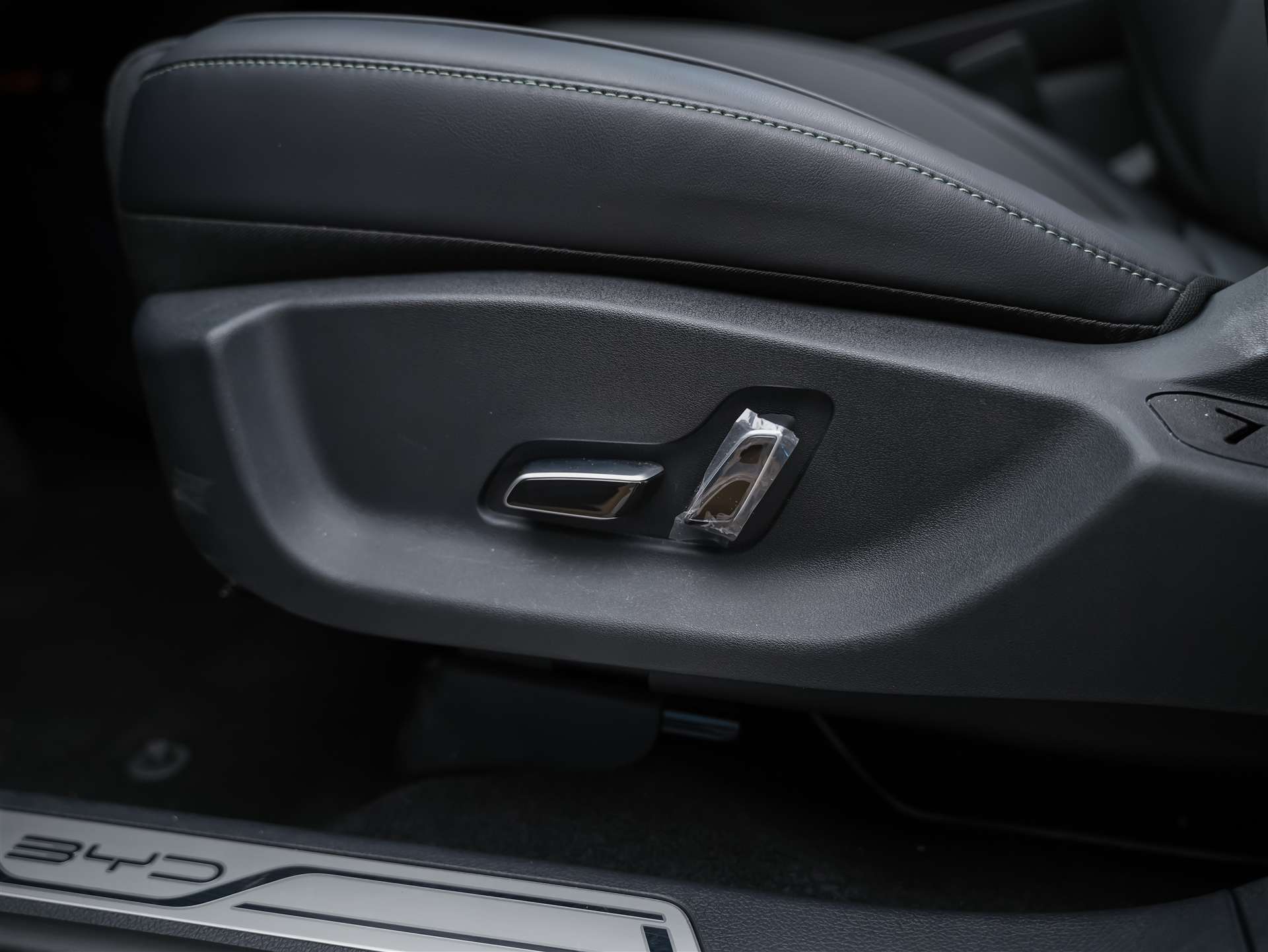 BYD Seal U DM-i Design AWD *Werksgarantie*Panorama*Sitzbelüftung*360° Kamera*-image-26