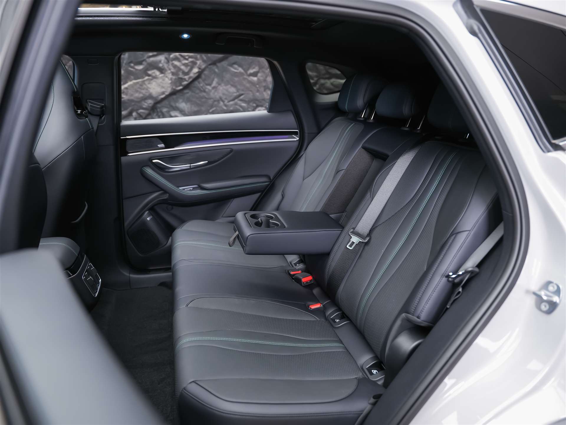 BYD Seal U DM-i Design AWD *Werksgarantie*Panorama*Sitzbelüftung*360° Kamera*-image-14