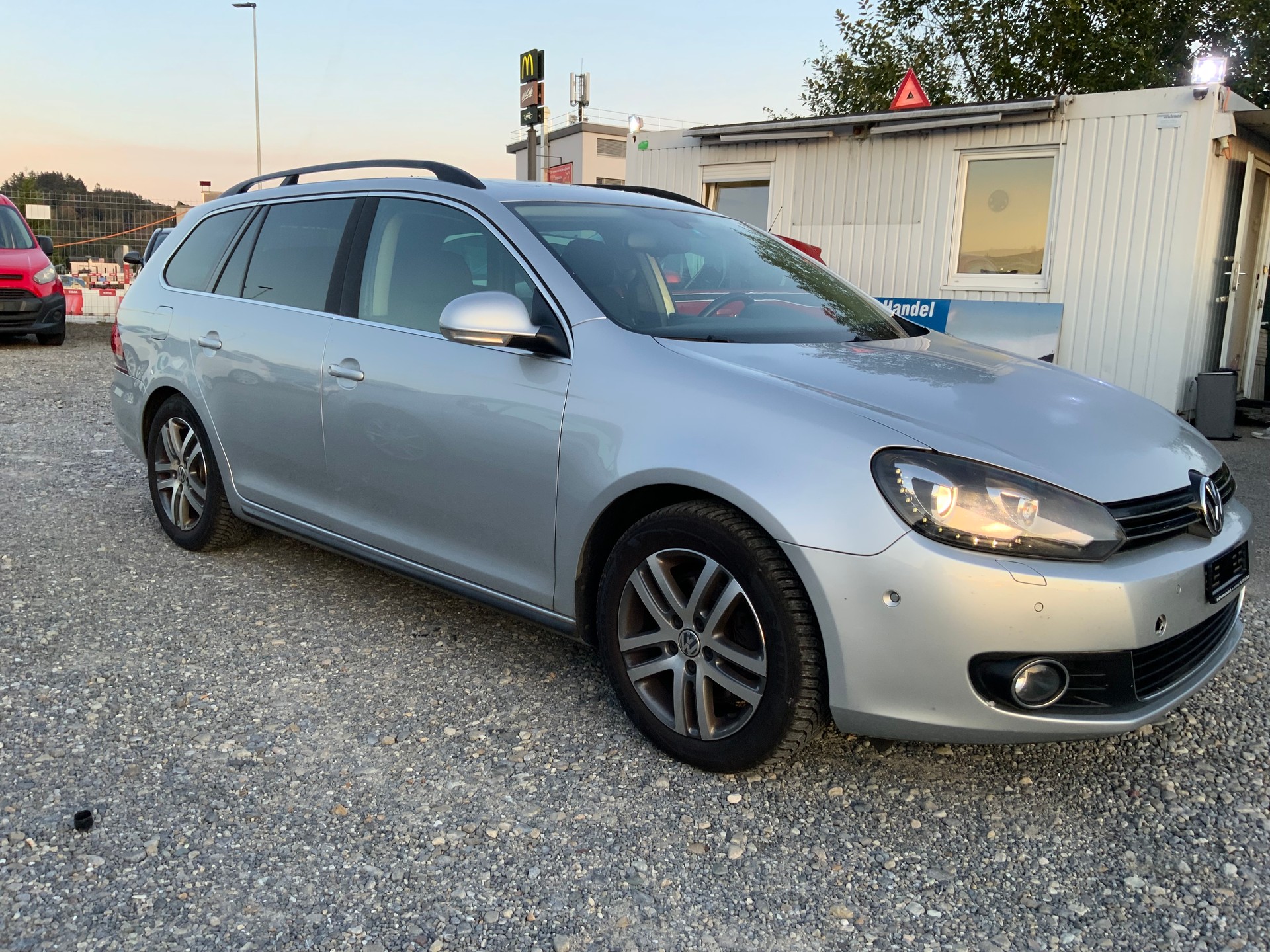 VW Golf Variant 2.0 TDI Comfortline-image-2