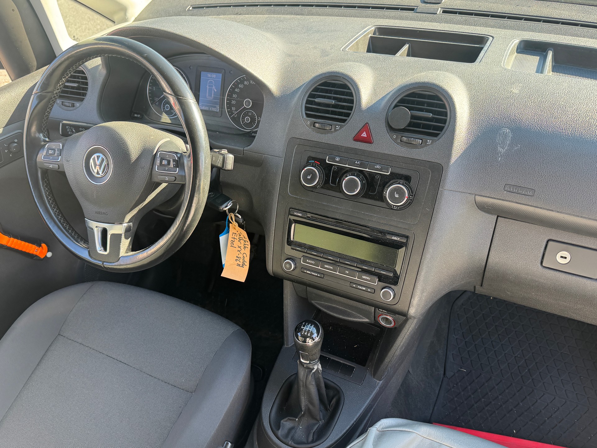 VW Caddy Maxi 2.0 TDI 4Motion-image-6