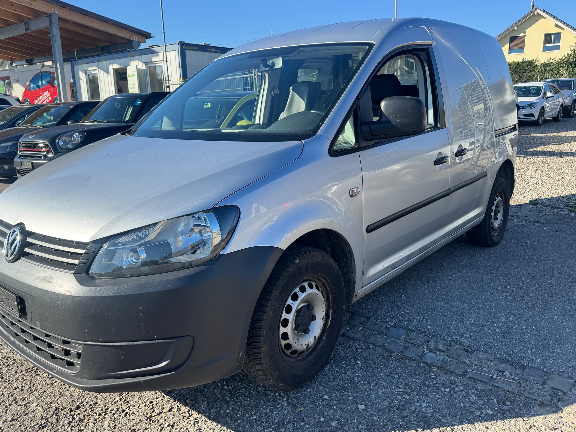VW Caddy Maxi 2.0 TDI 4Motion-image-1