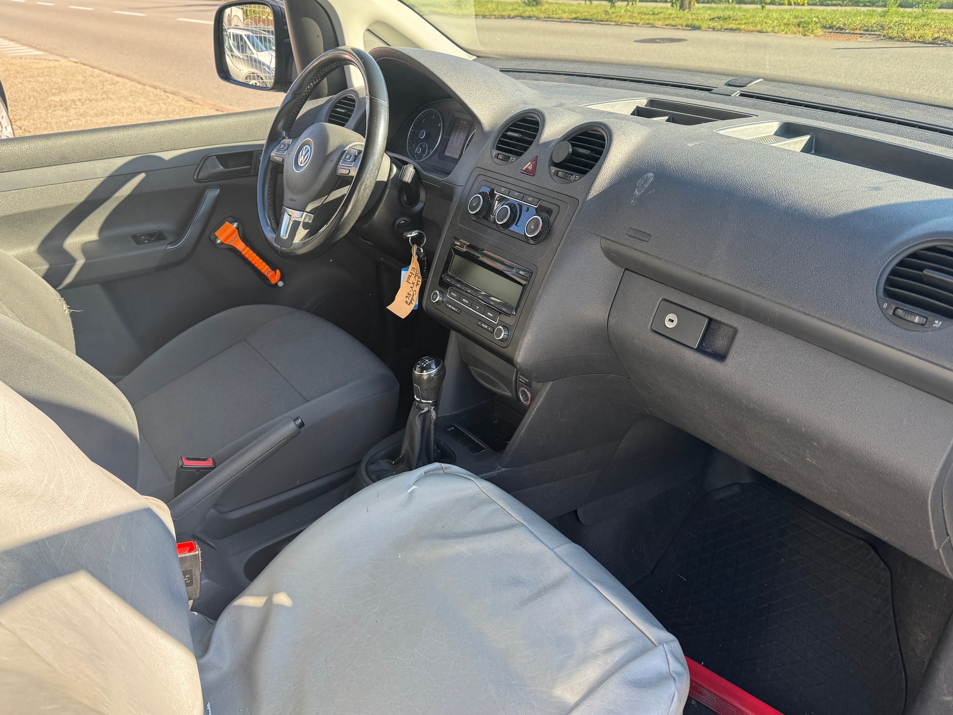 VW Caddy Maxi 2.0 TDI 4Motion-image-7