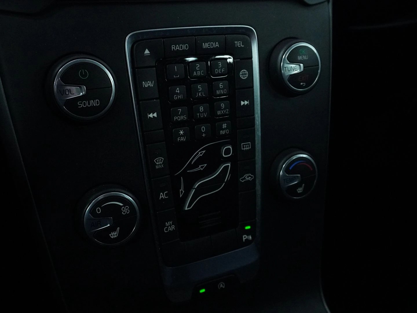 VOLVO V40 D2 Kinetic Powershift-image-7