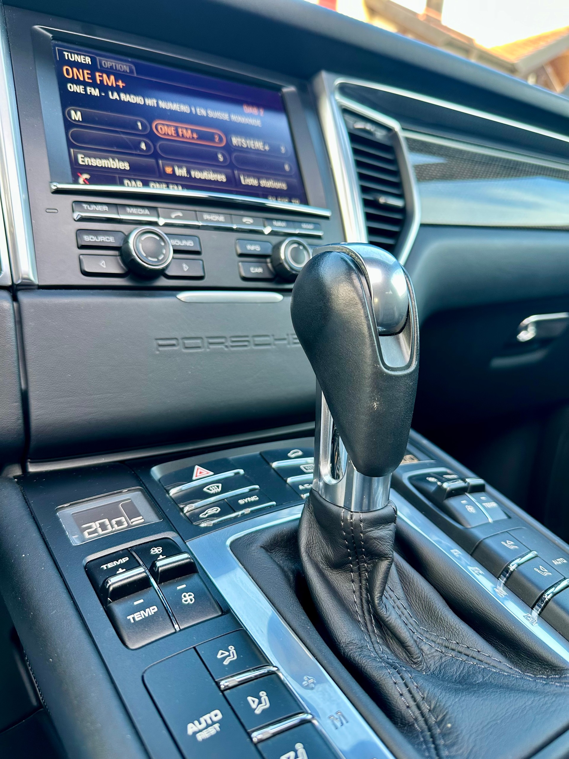PORSCHE Macan S PDK-image-12
