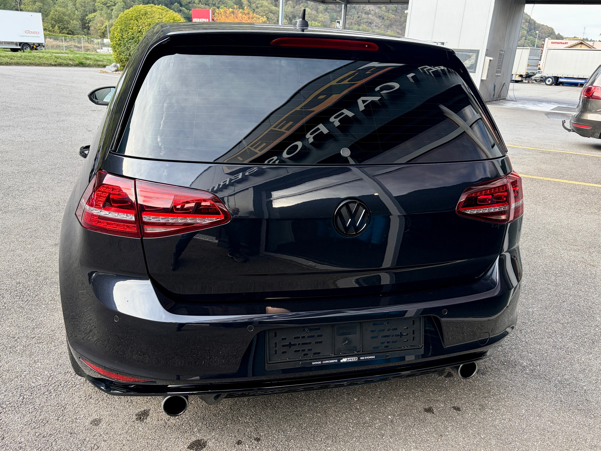 VW Golf 2.0 TSI GTI-image-3