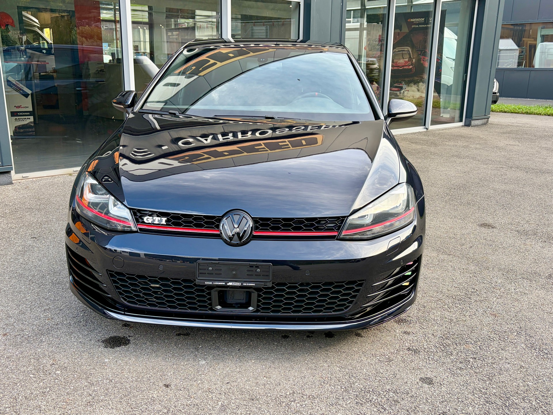 VW Golf 2.0 TSI GTI-image-1