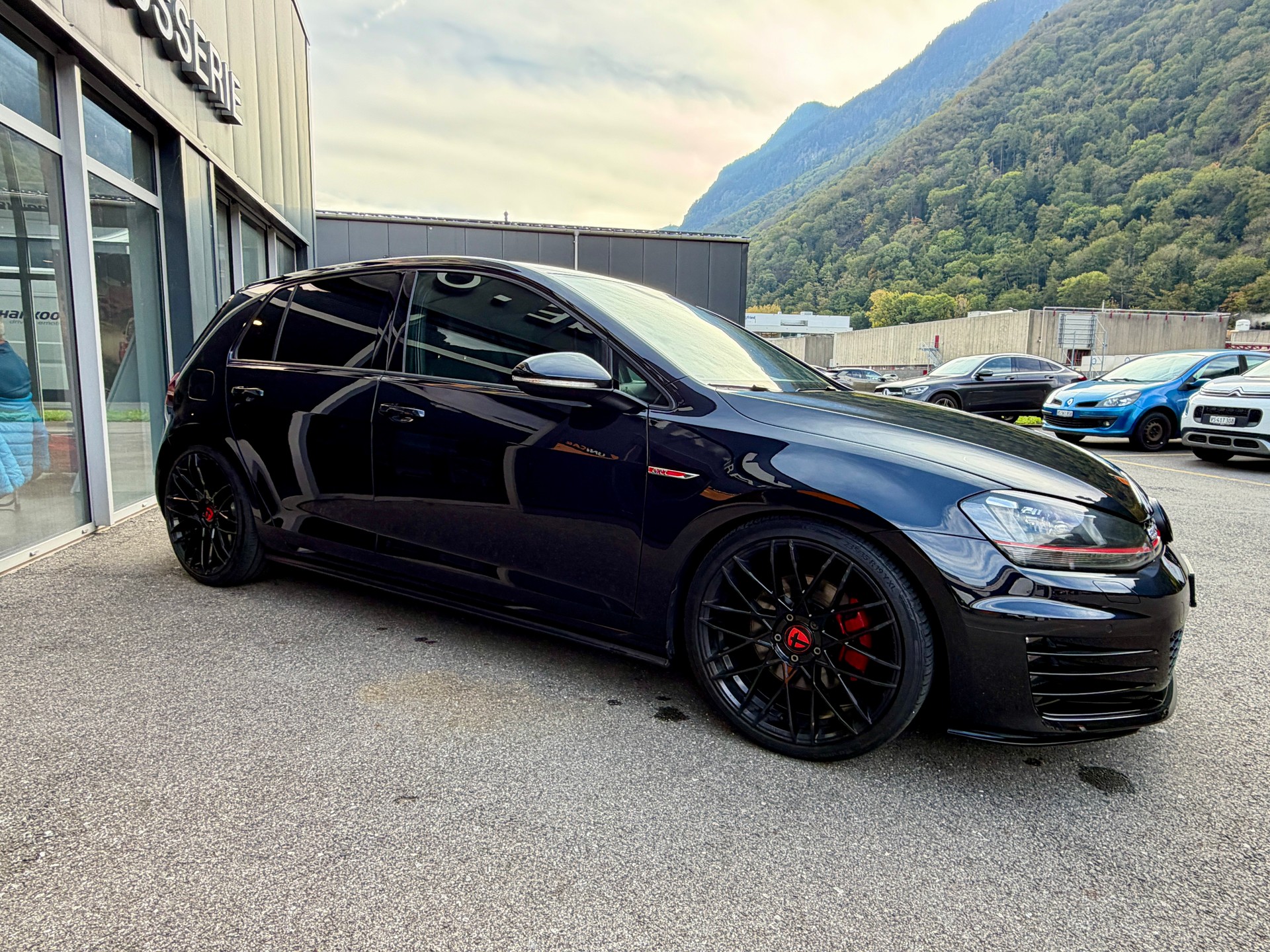 VW Golf 2.0 TSI GTI-image-4