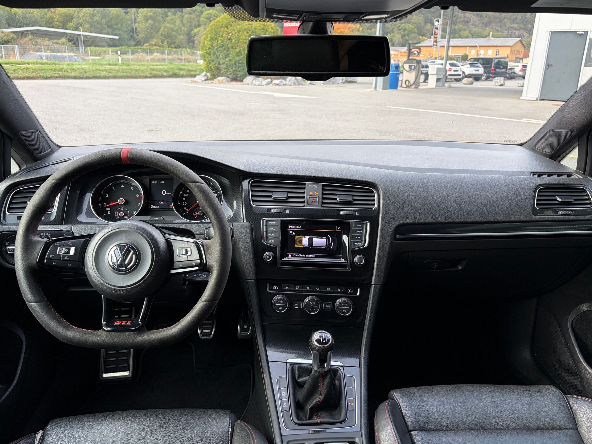 VW Golf 2.0 TSI GTI-image-14