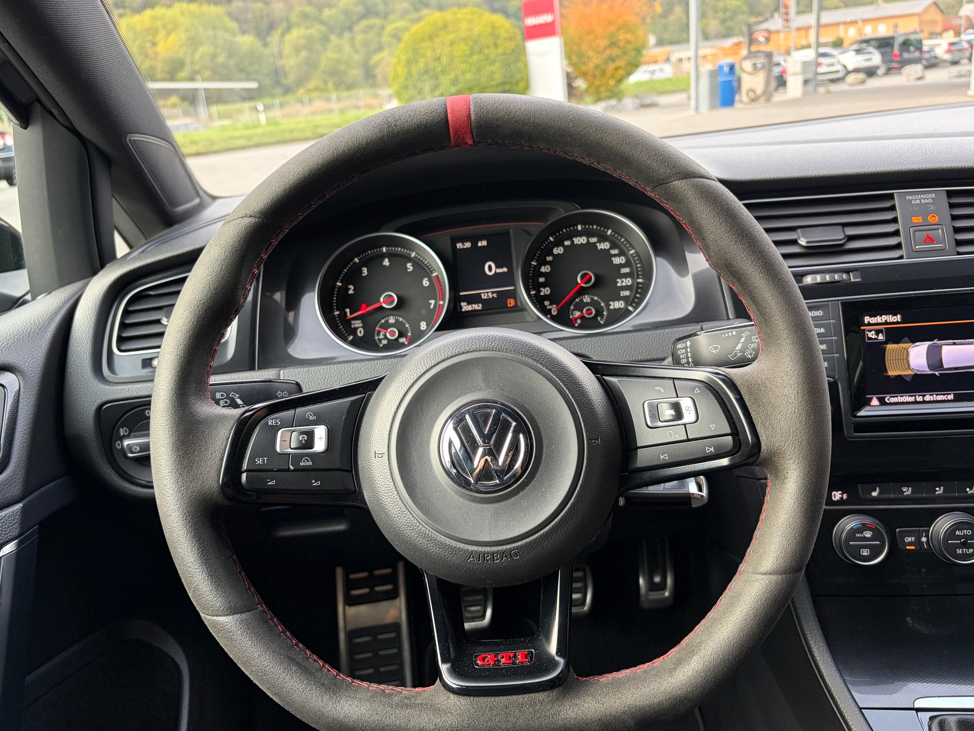 VW Golf 2.0 TSI GTI-image-15