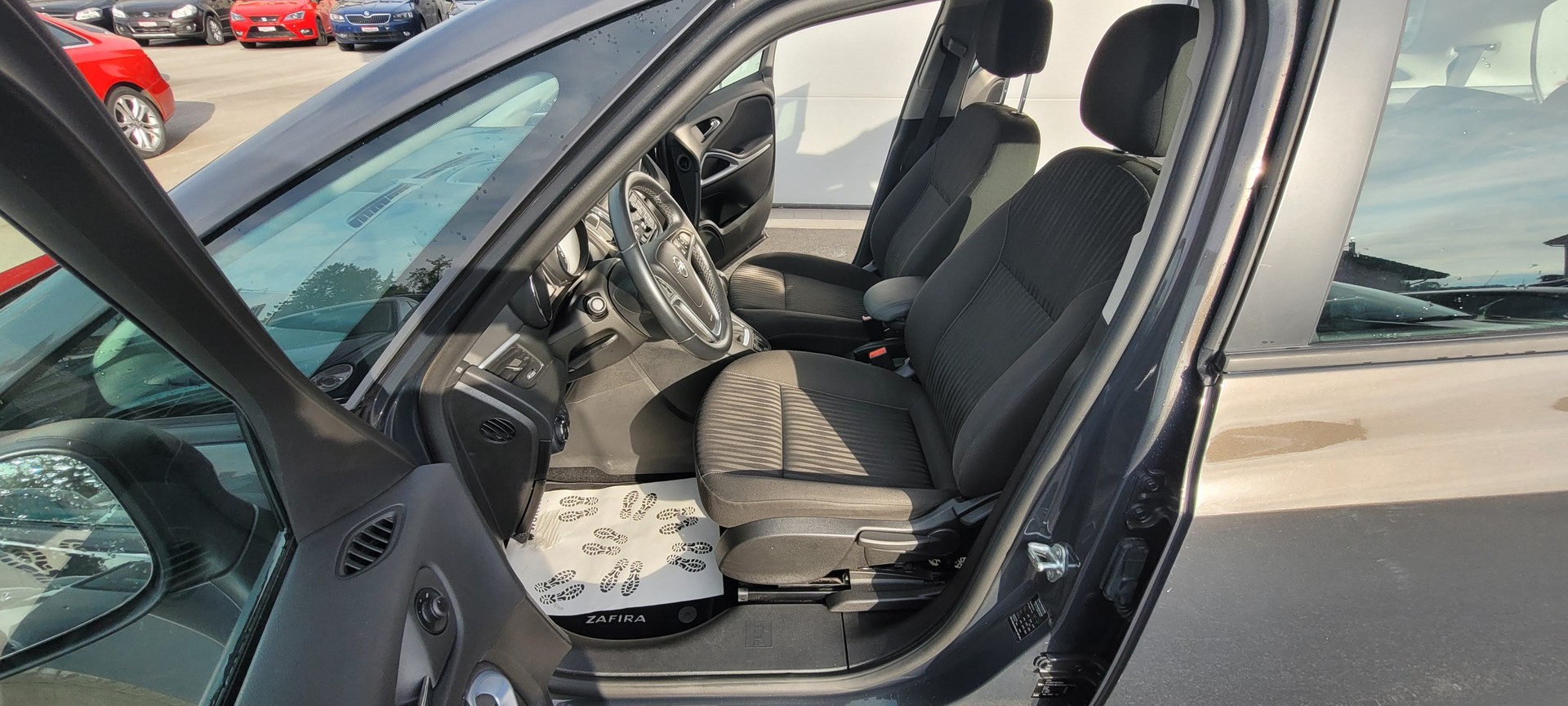 OPEL Zafira Tourer 2.0 CDTi Automatic-image-6