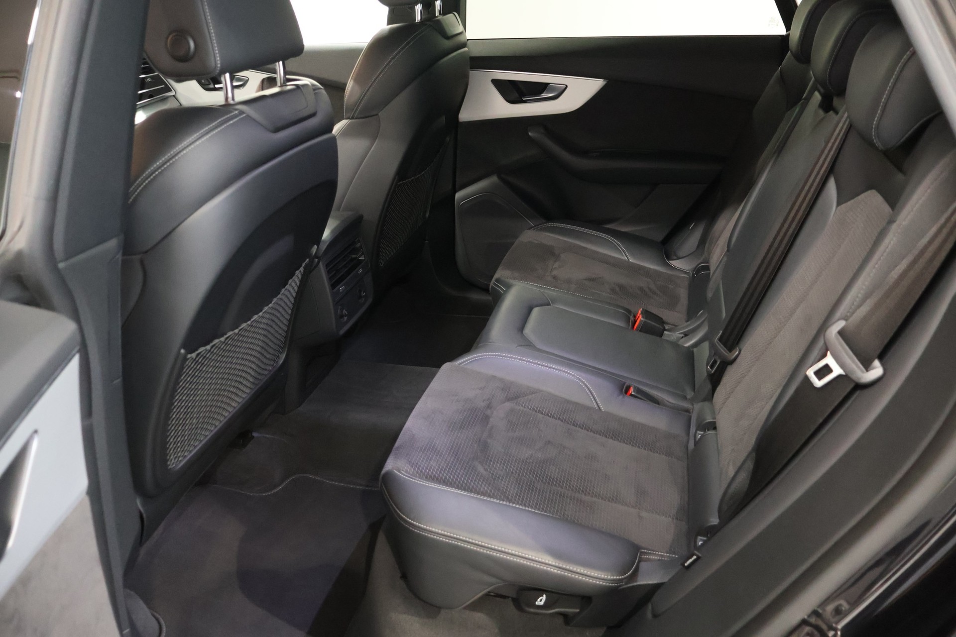 AUDI Q8 50 TDI quattro tiptronic-image-10