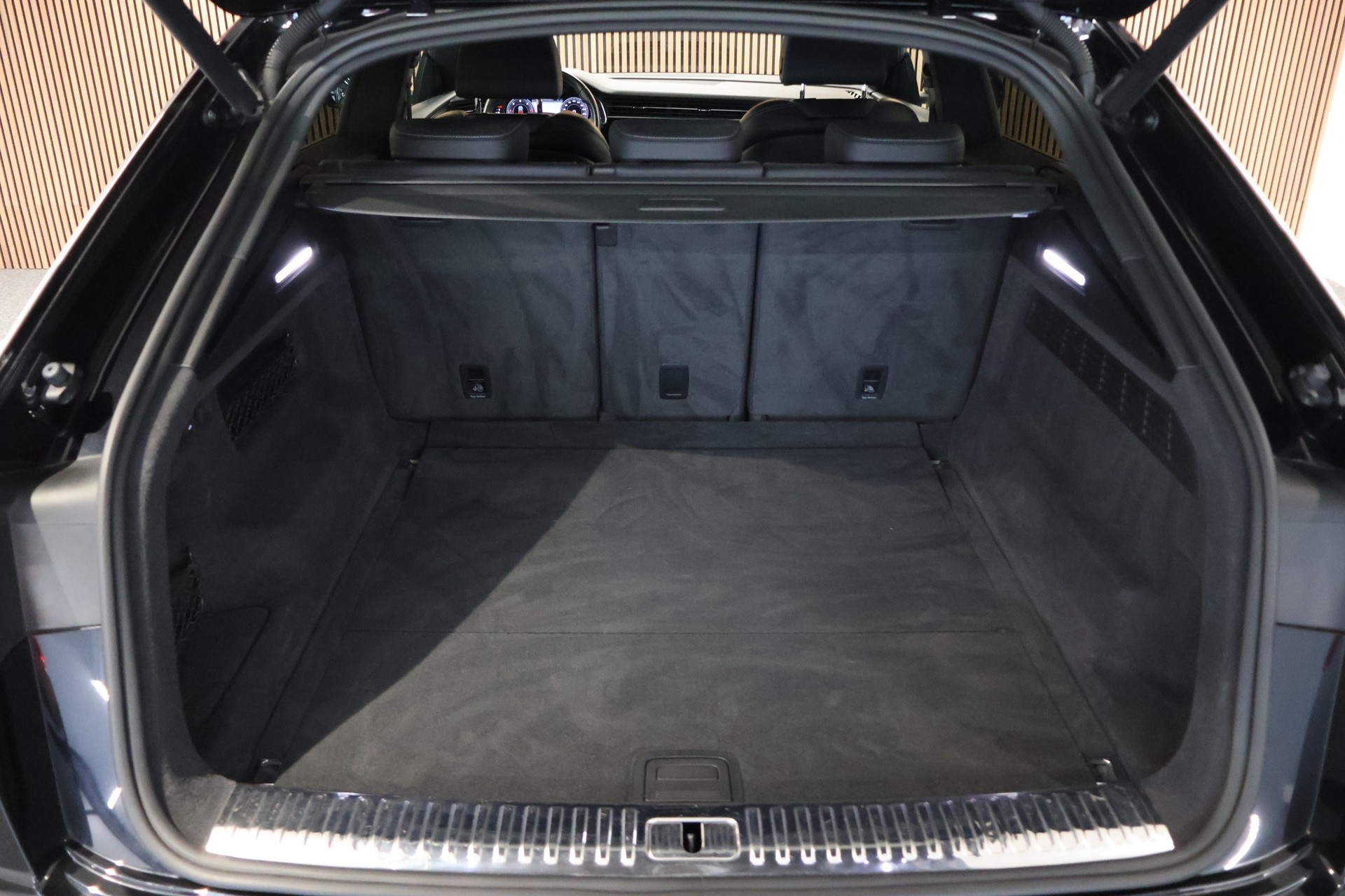 AUDI Q8 50 TDI quattro tiptronic-image-11