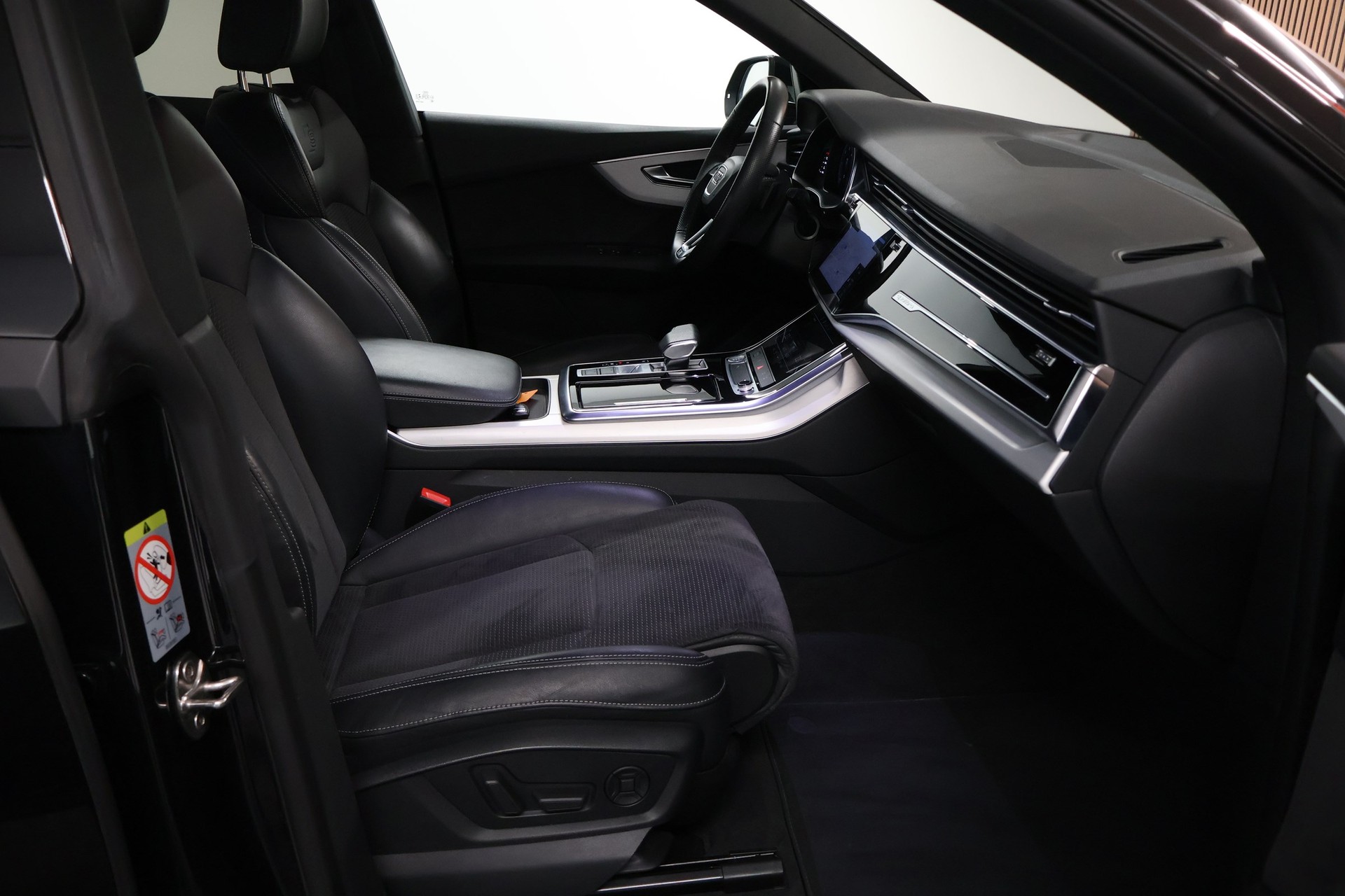 AUDI Q8 50 TDI quattro tiptronic-image-13