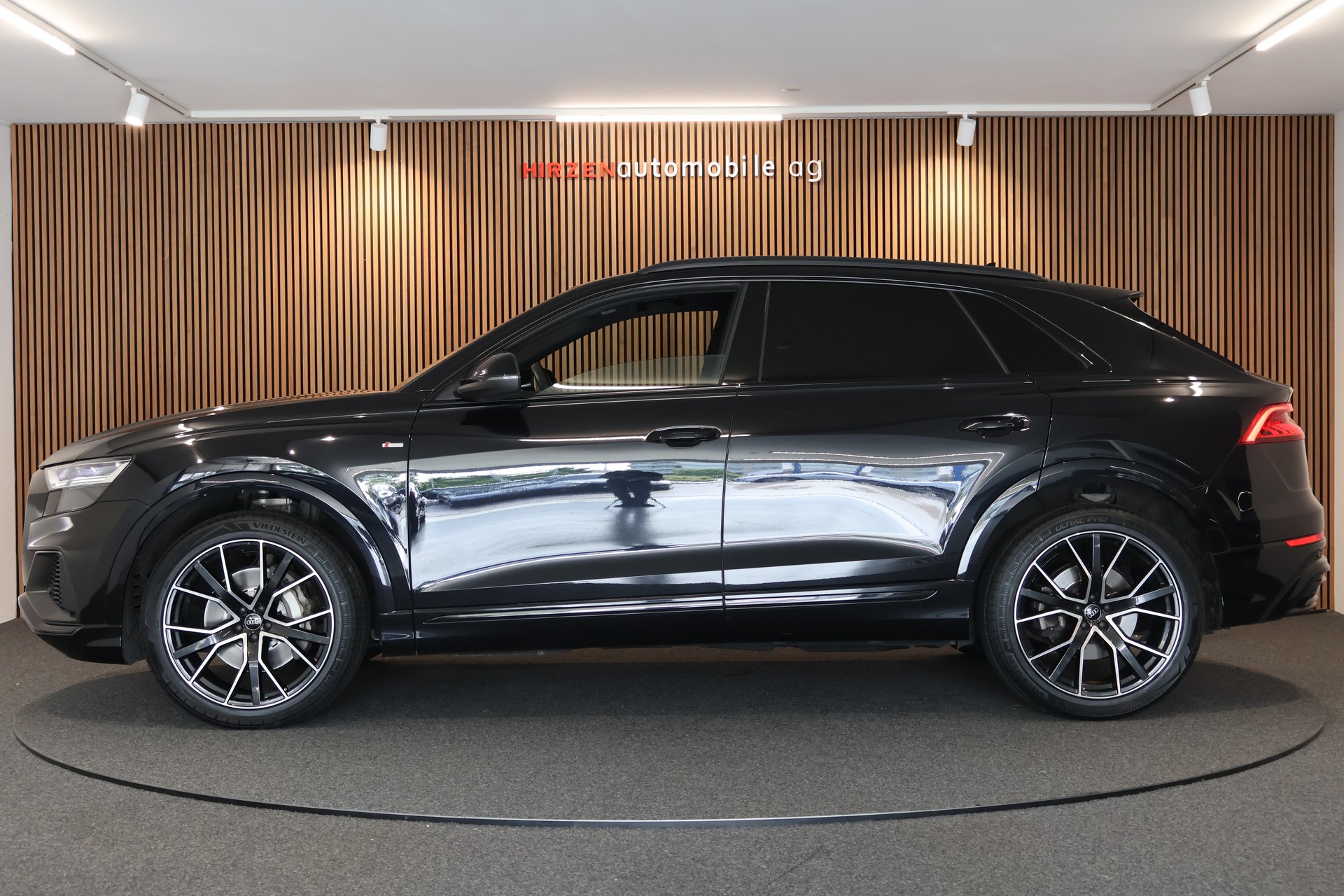 AUDI Q8 50 TDI quattro tiptronic-image-1
