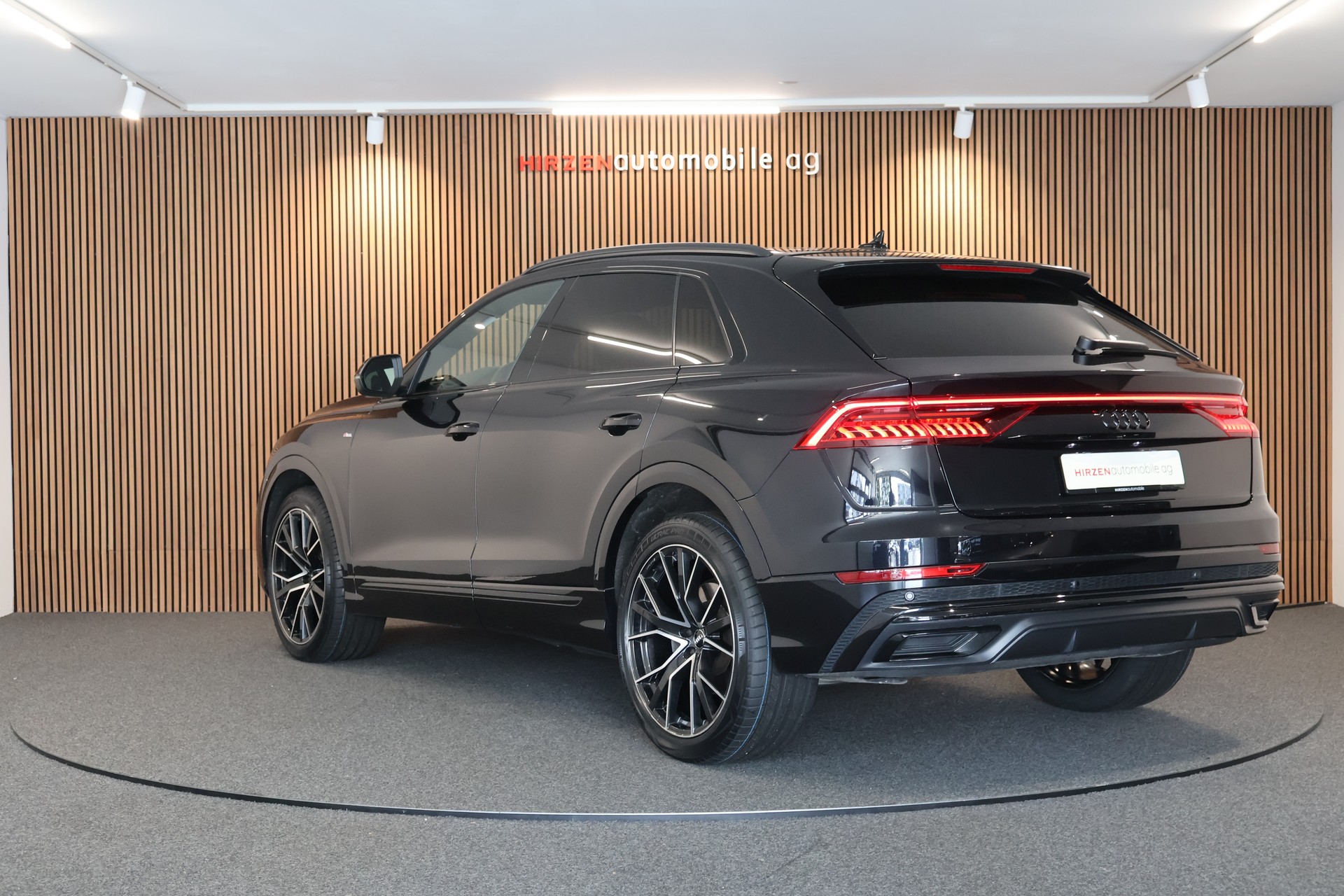AUDI Q8 50 TDI quattro tiptronic-image-2