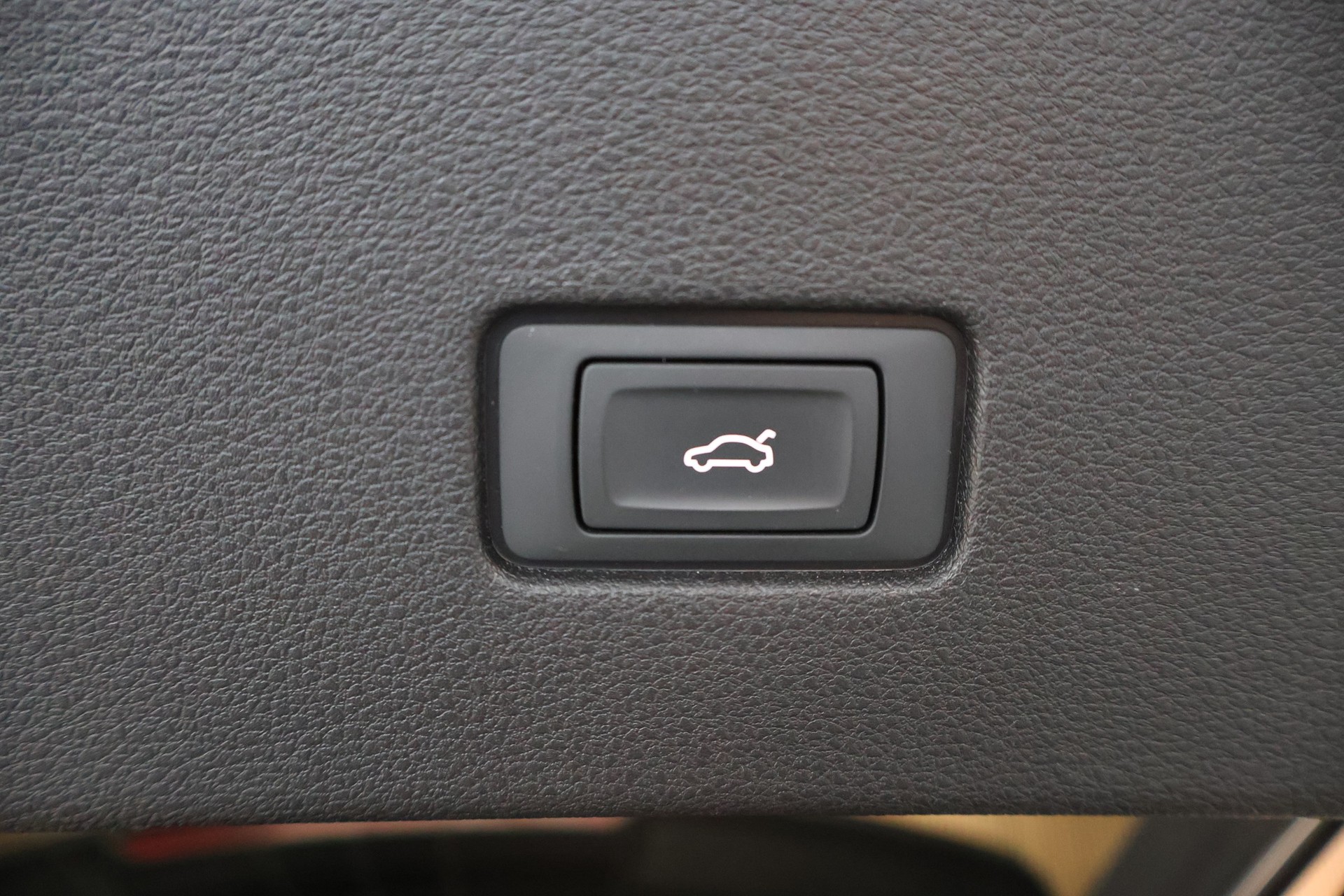 AUDI Q8 50 TDI quattro tiptronic-image-23