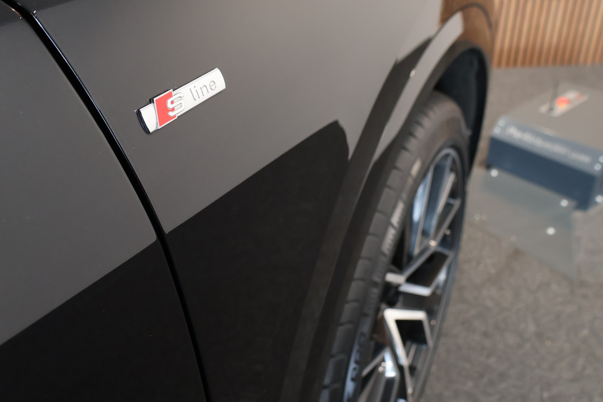 AUDI Q8 50 TDI quattro tiptronic-image-26
