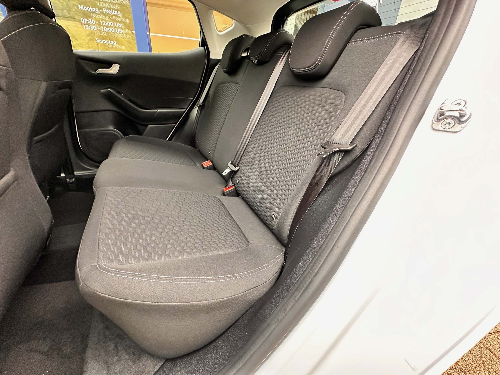 FORD Fiesta 1.1 Titanium-image-5