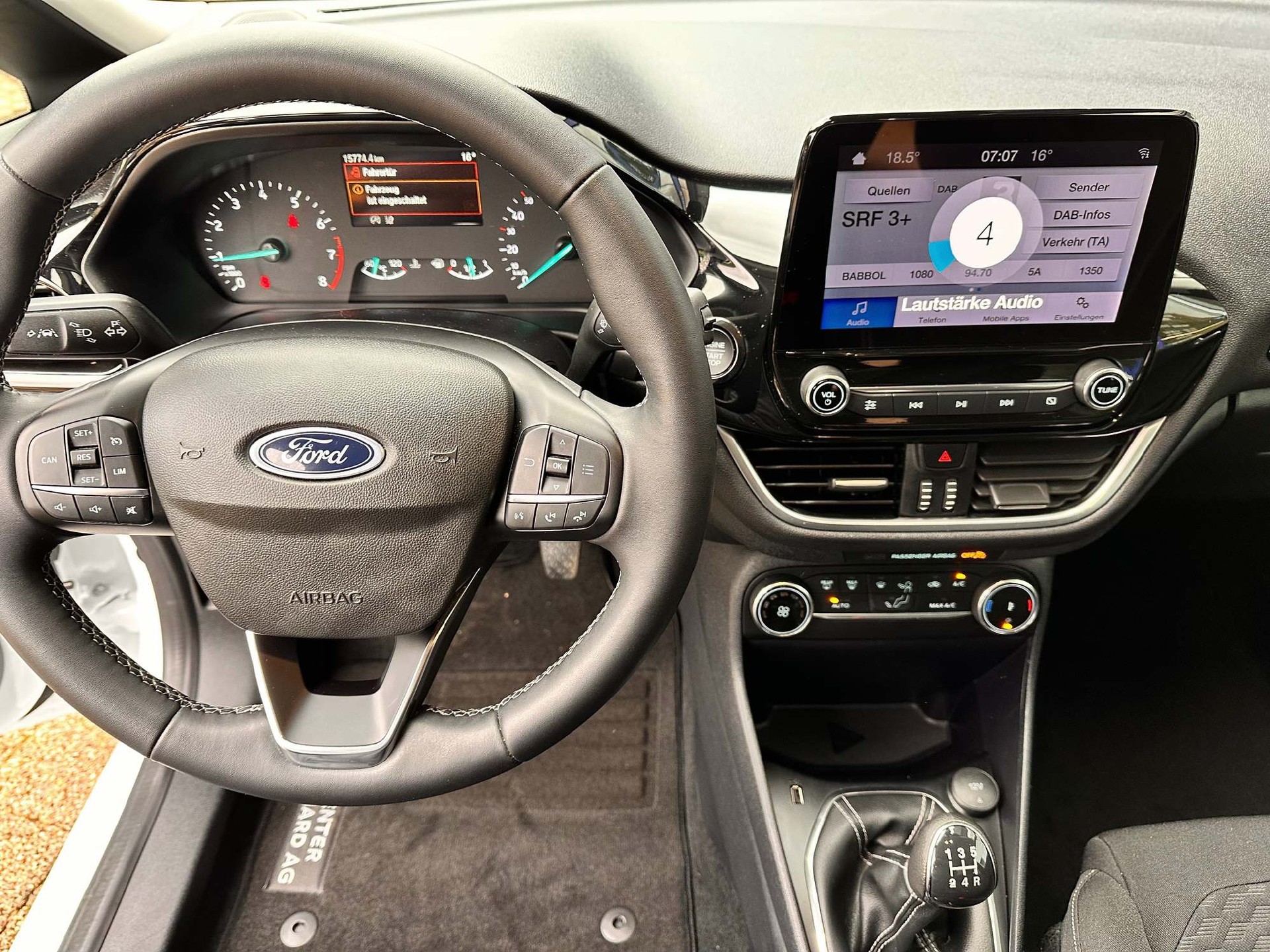 FORD Fiesta 1.1 Titanium-image-8