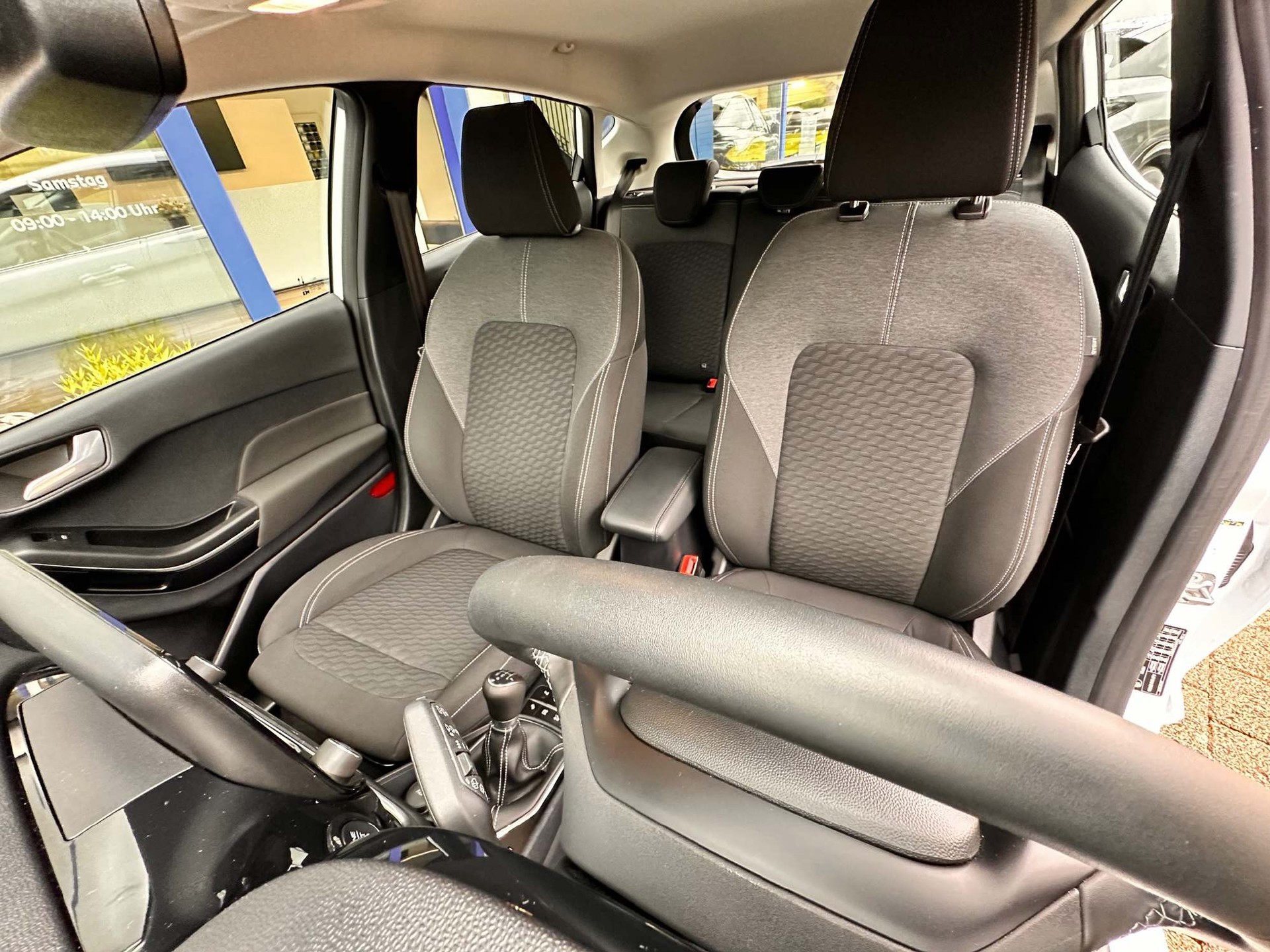 FORD Fiesta 1.1 Titanium-image-11