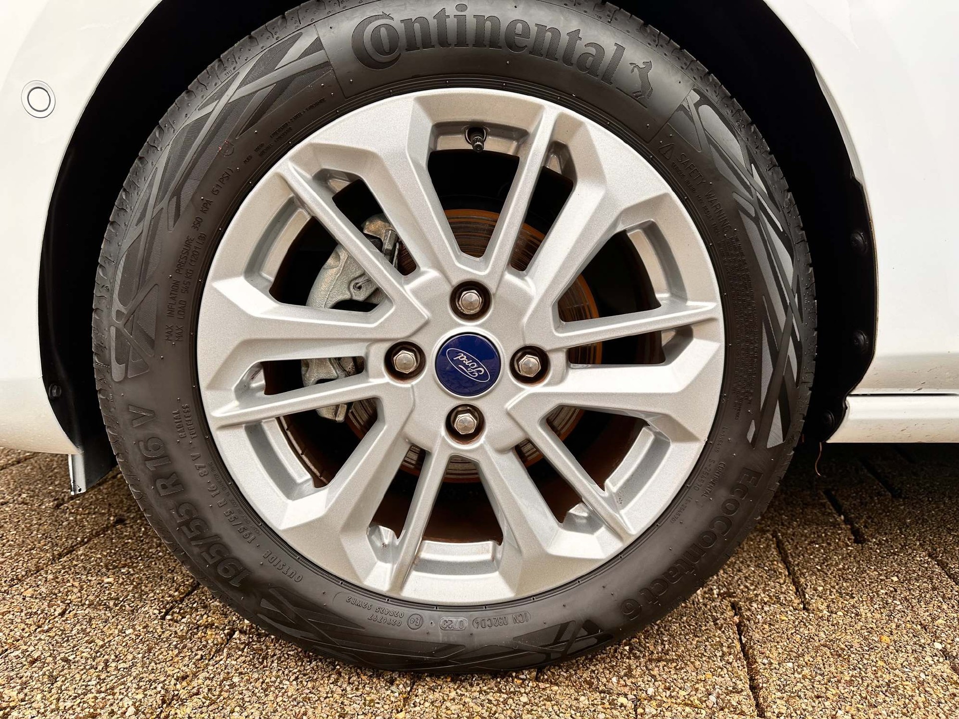 FORD Fiesta 1.1 Titanium-image-12