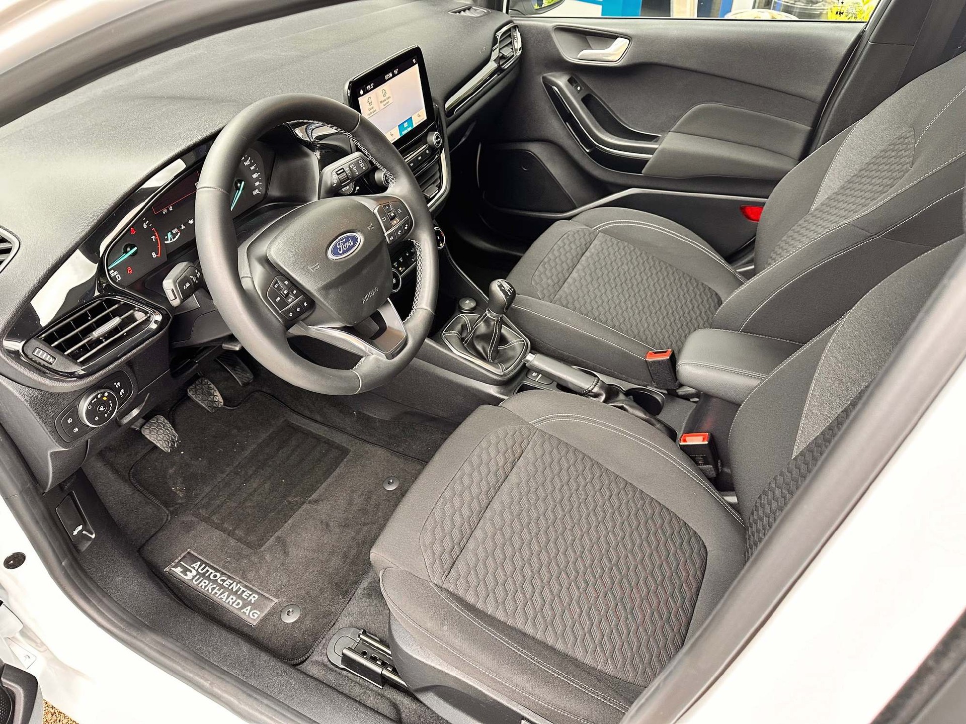 FORD Fiesta 1.1 Titanium-image-7