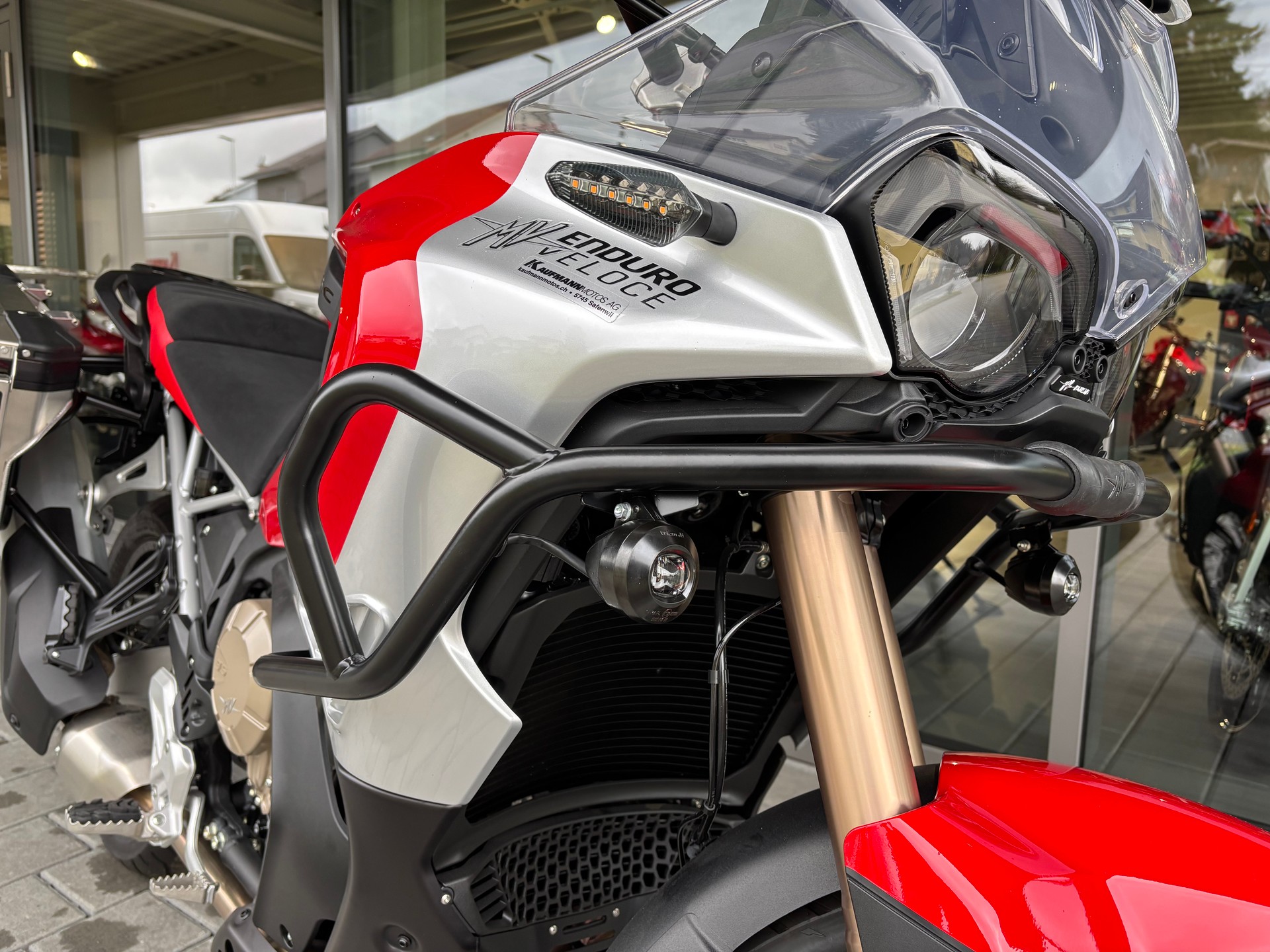MV AGUSTA Enduro Veloce-image-3