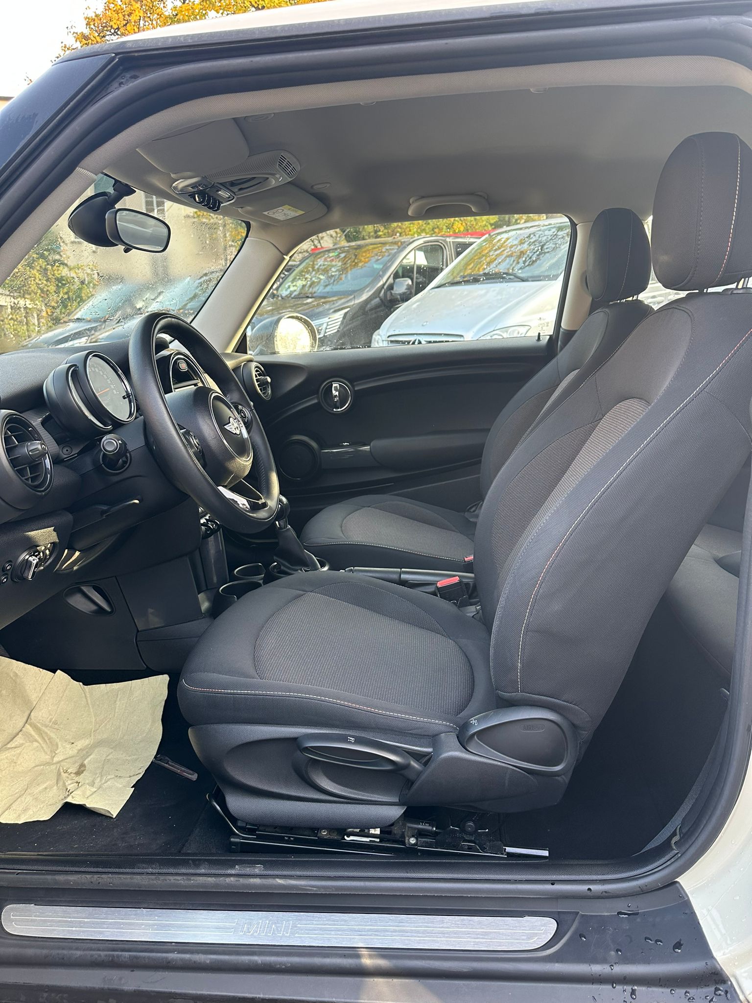 MINI Mini One-image-9