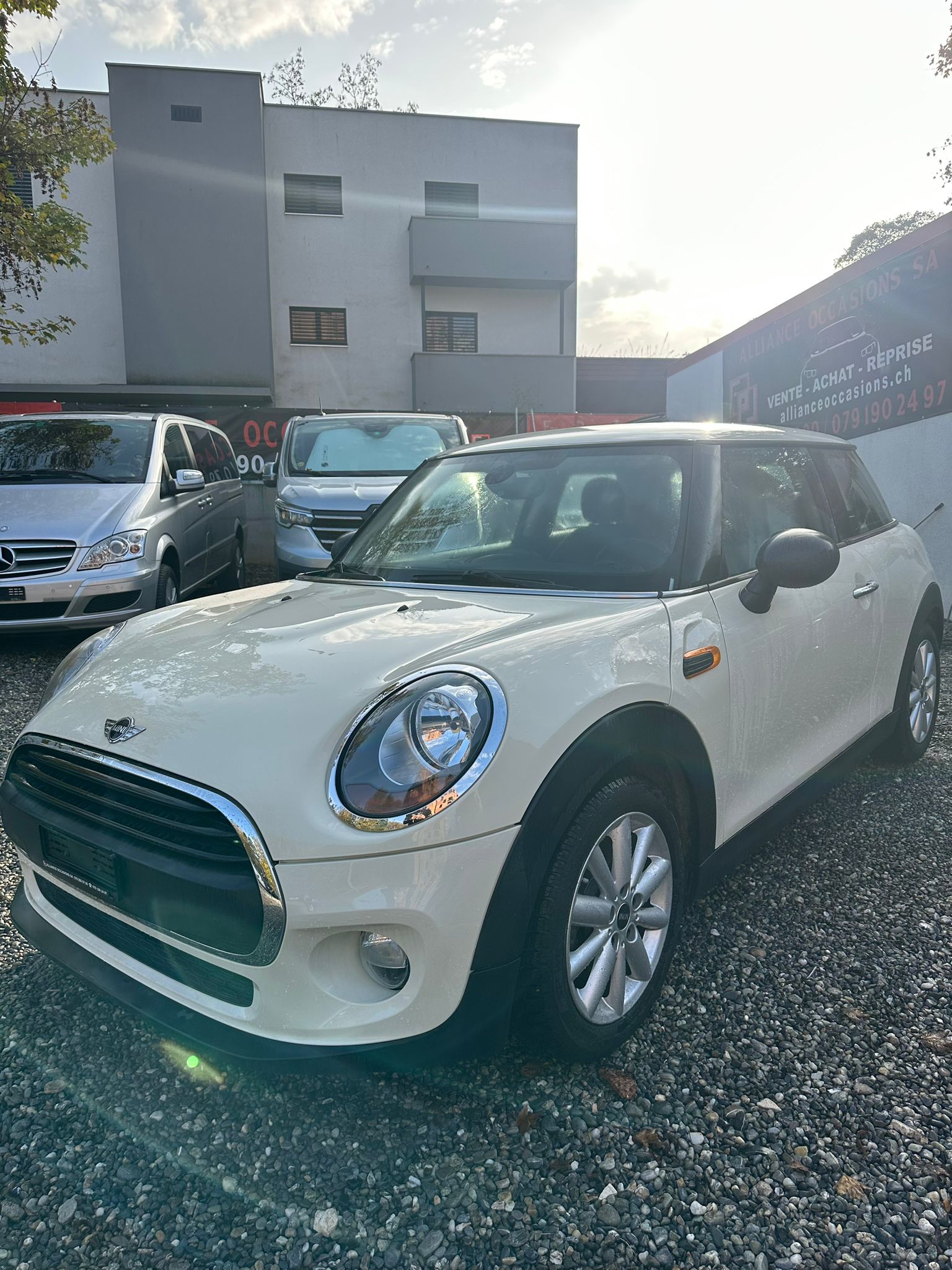 MINI Mini One-image-2