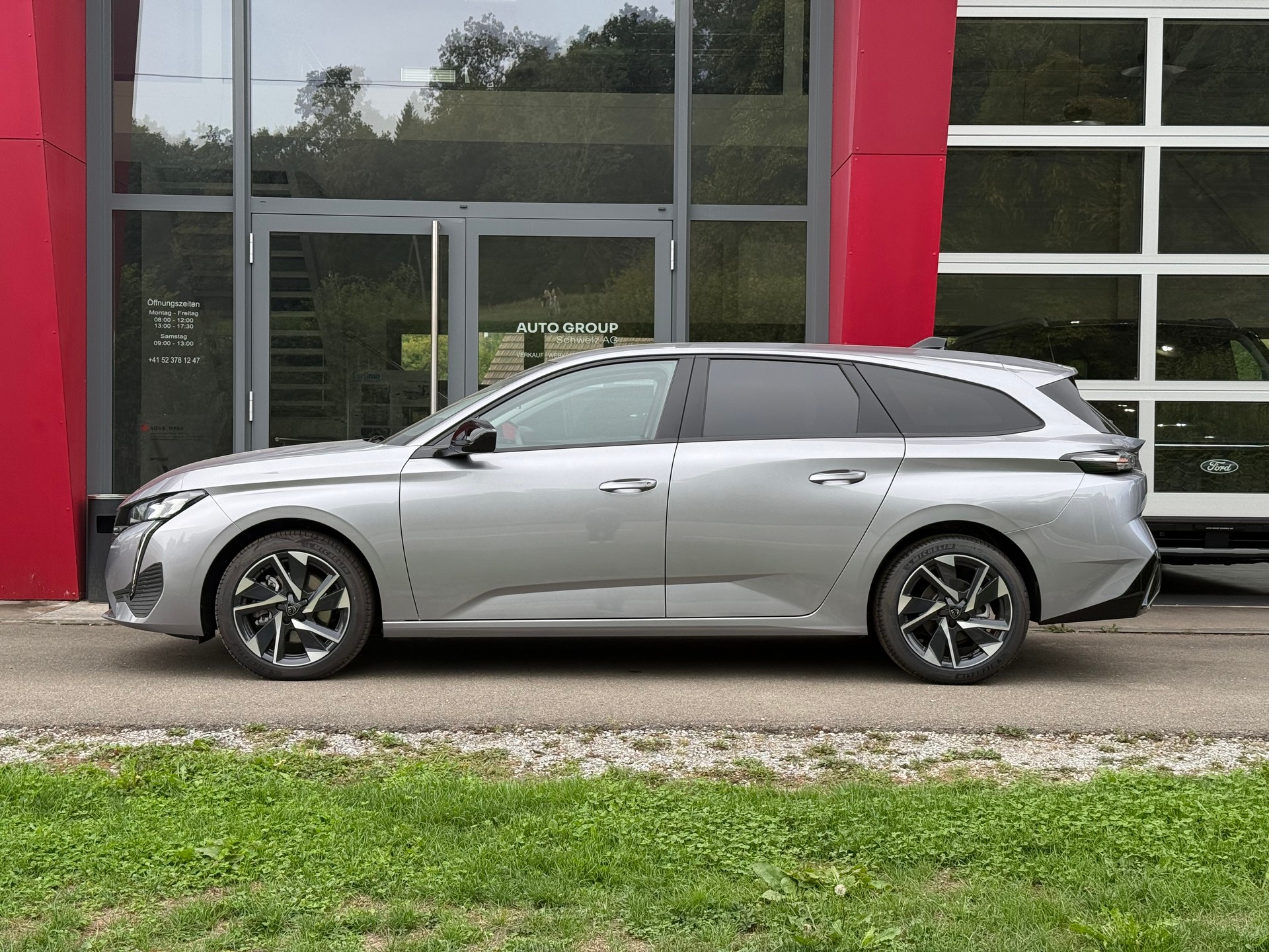 PEUGEOT 308 SW 1.2 Pure Tech Allure EAT8 LEASING AB 375.71 CHF / MONAT-image-1