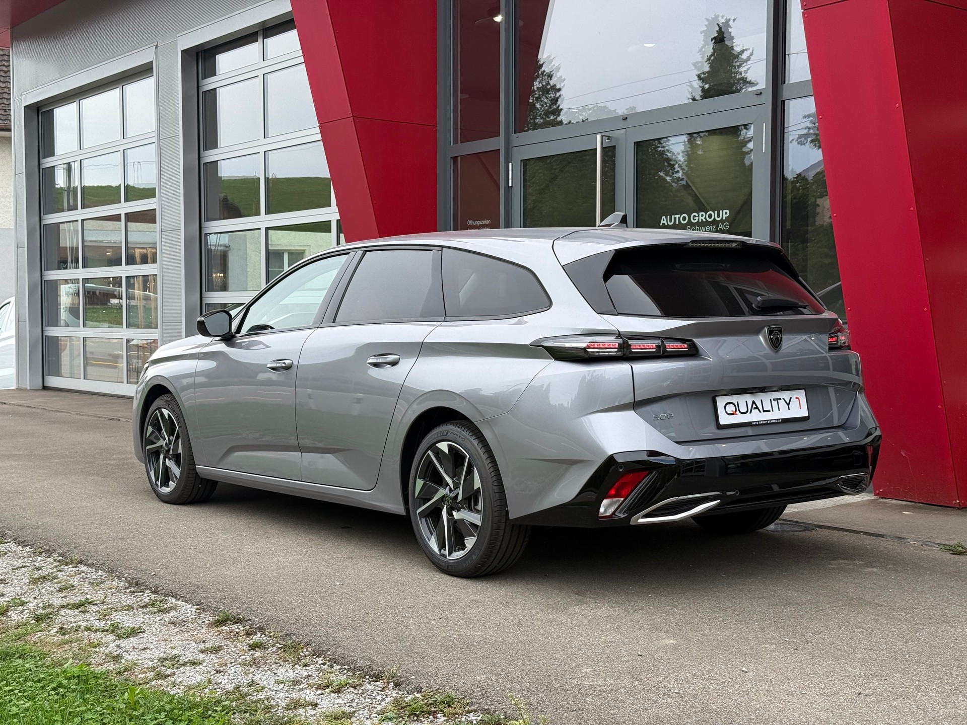 PEUGEOT 308 SW 1.2 Pure Tech Allure EAT8 LEASING AB 375.71 CHF / MONAT-image-2