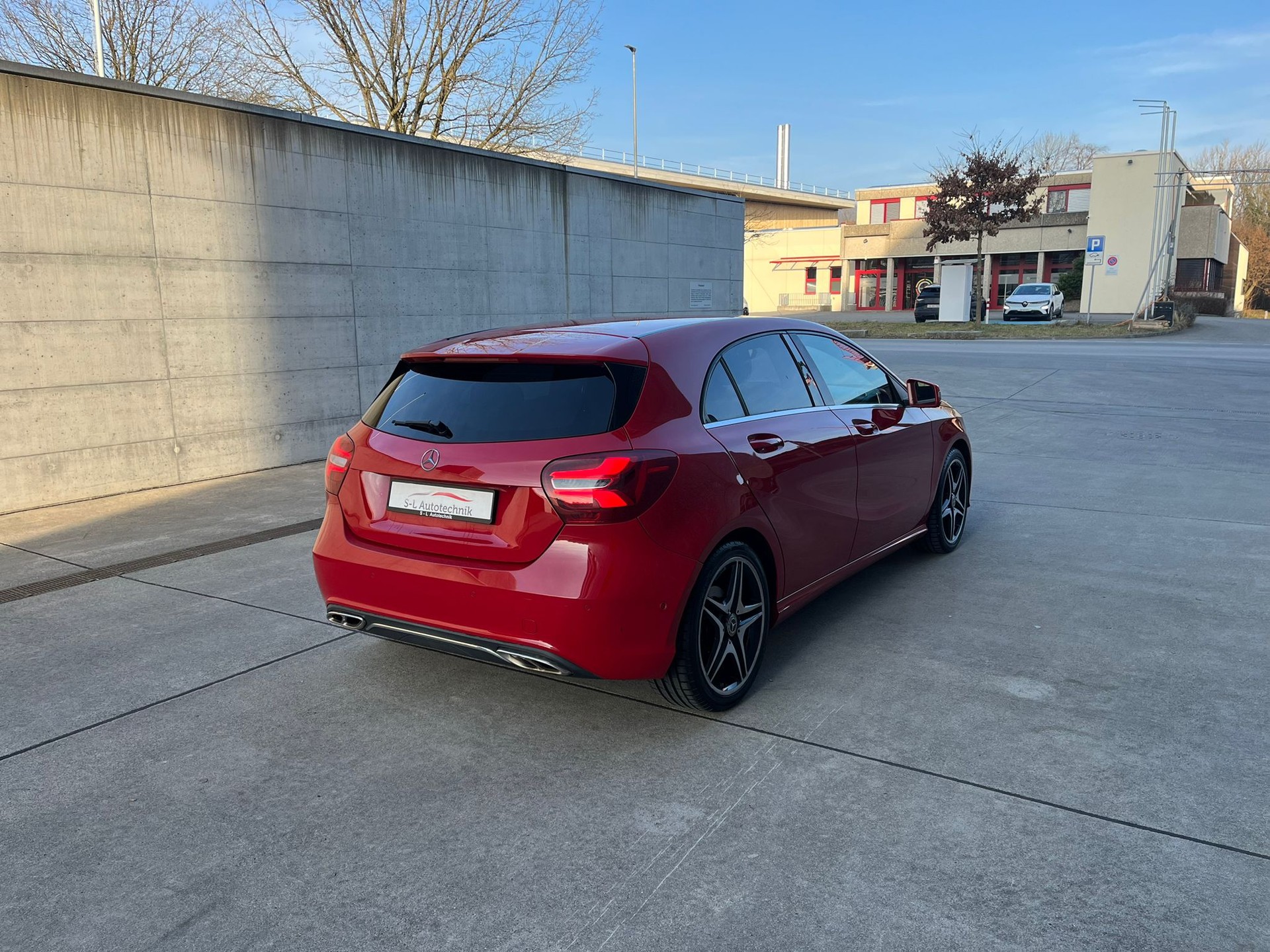 MERCEDES-BENZ A 180 Night Star-showroom-element-3