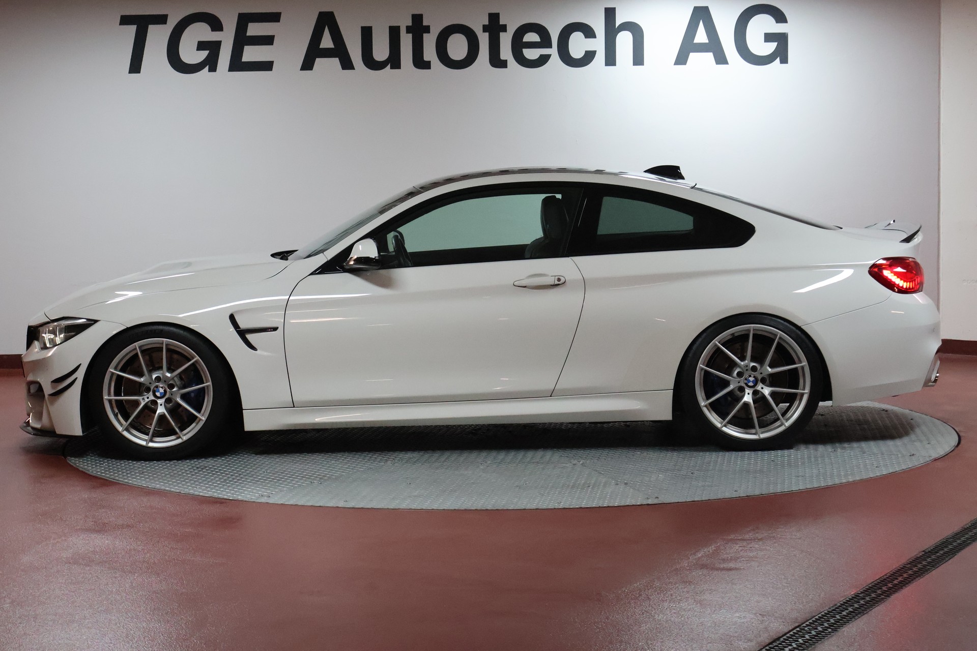BMW M4 Coupé CS DKG-image-3