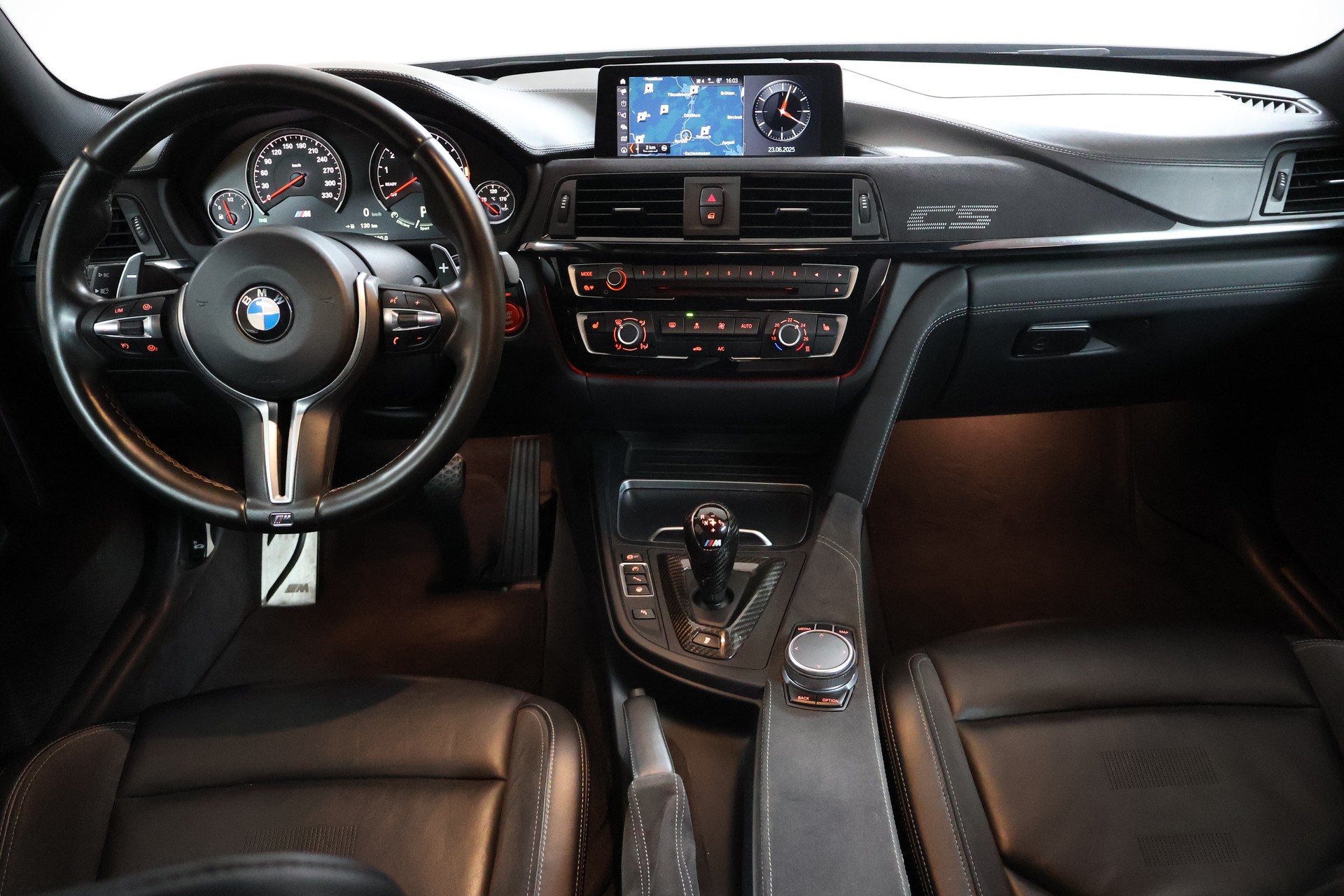 BMW M4 Coupé CS DKG-image-8