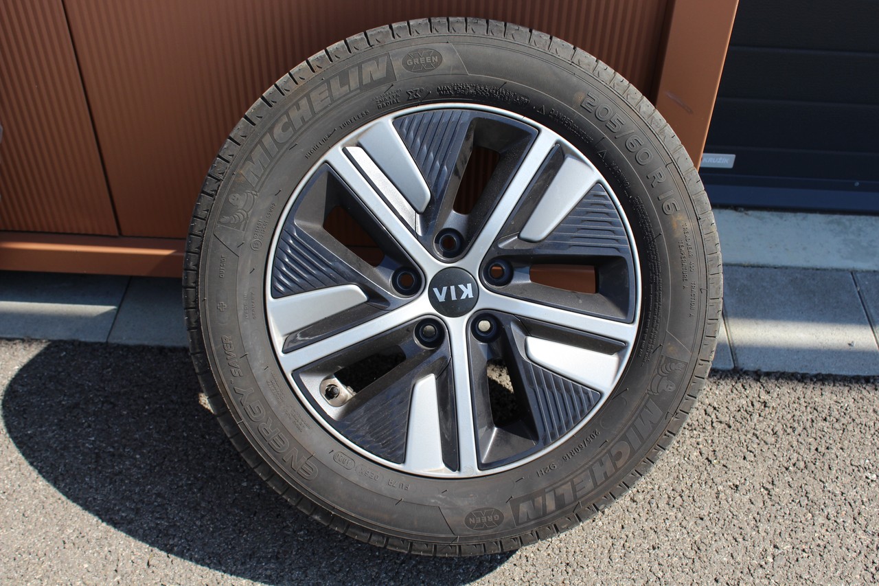 KIA Niro 1.6GDi Plug-in Hybrid Style DCT-image-3