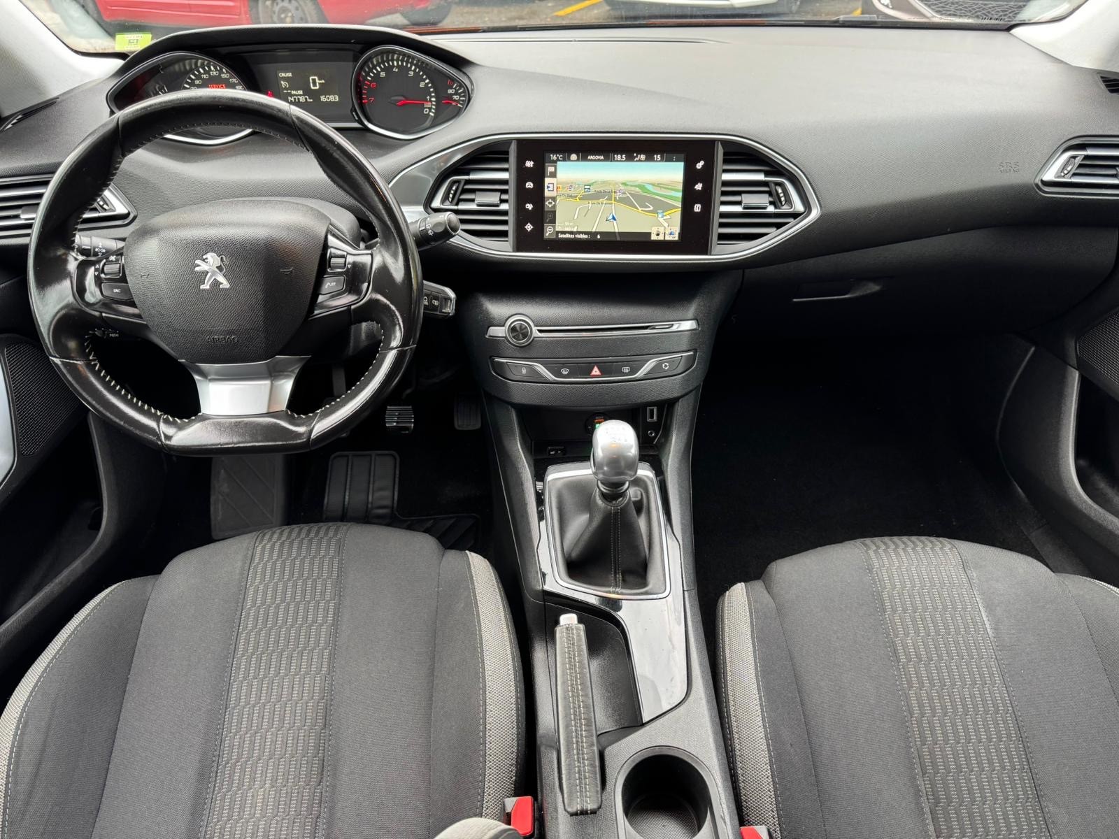 PEUGEOT 308 1.2 THP Allure-image-3