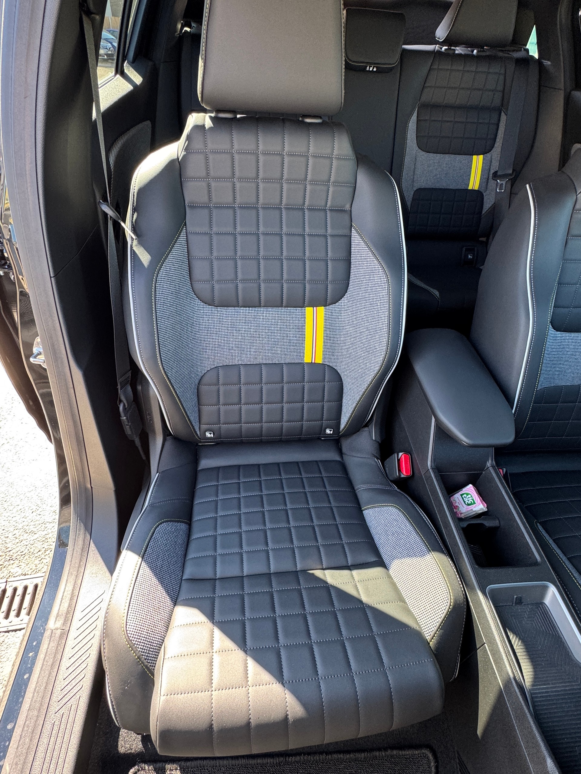 RENAULT R4 E-Tech Comfort Range 52 kWh Iconic-image-7