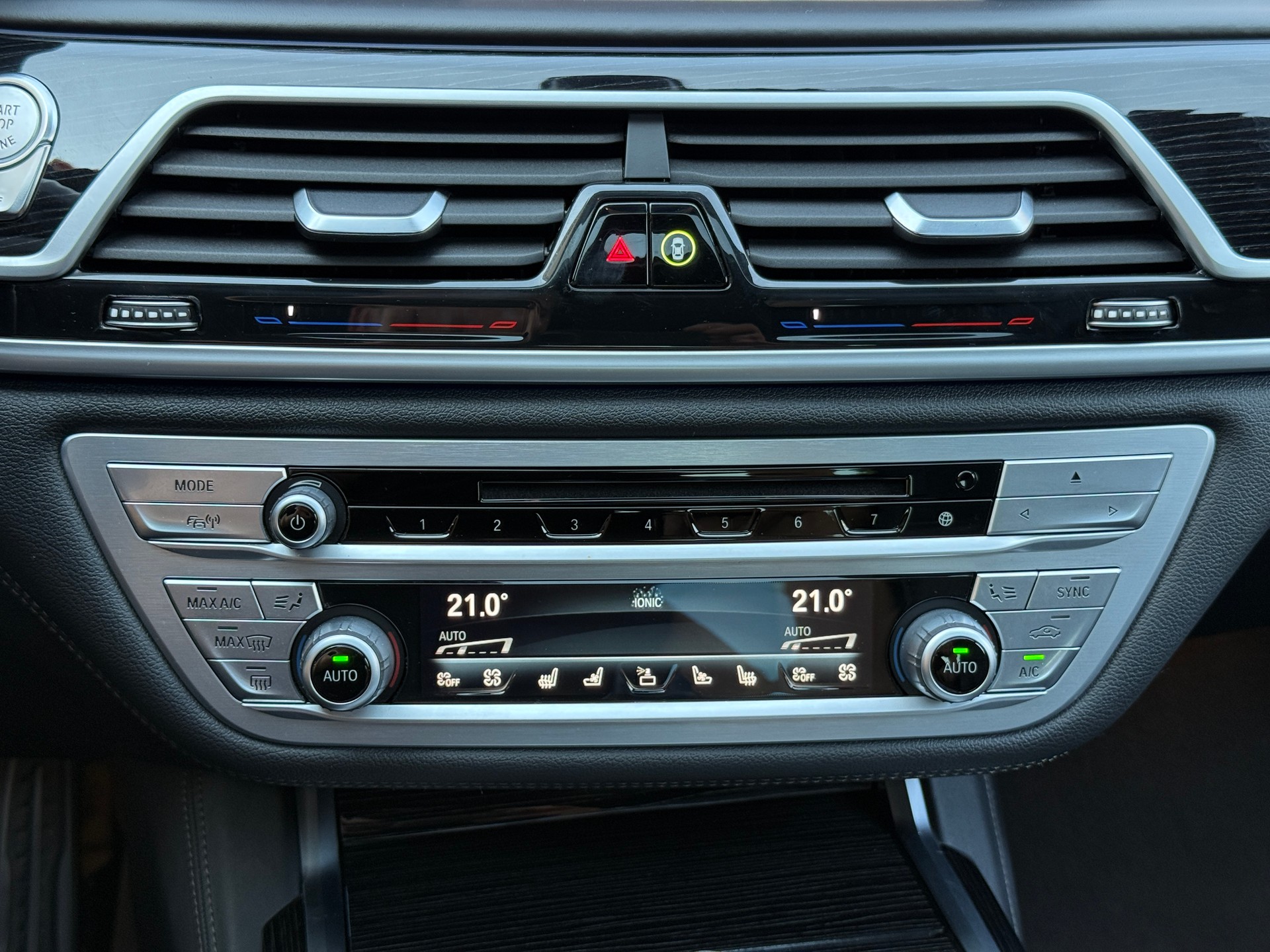 BMW 730Ld xDrive Steptronic-image-14