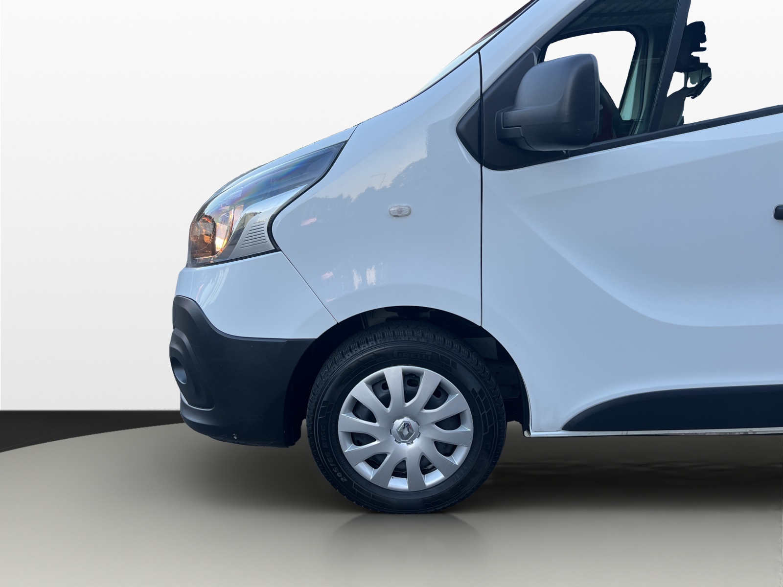 RENAULT Trafic 2.0 ENERGY dCi145 3.0t Business L1H1 A-image-20