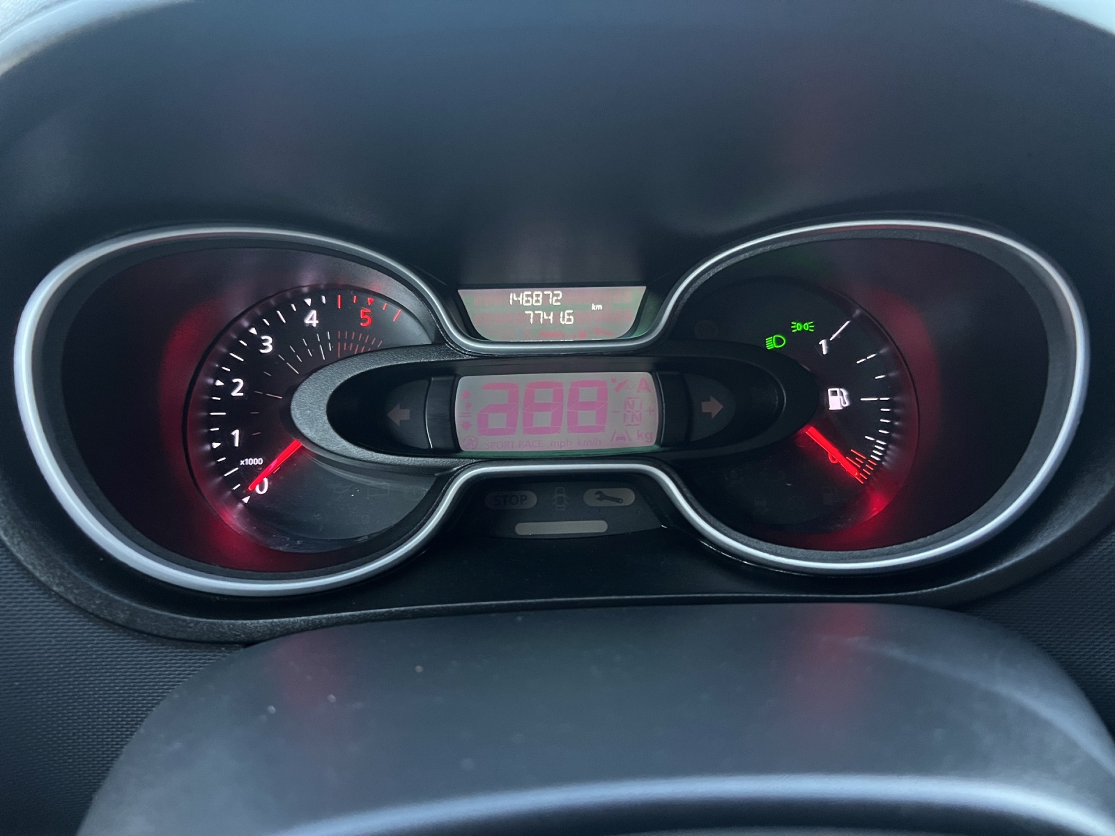 RENAULT Trafic 2.0 ENERGY dCi145 3.0t Business L1H1 A-image-21