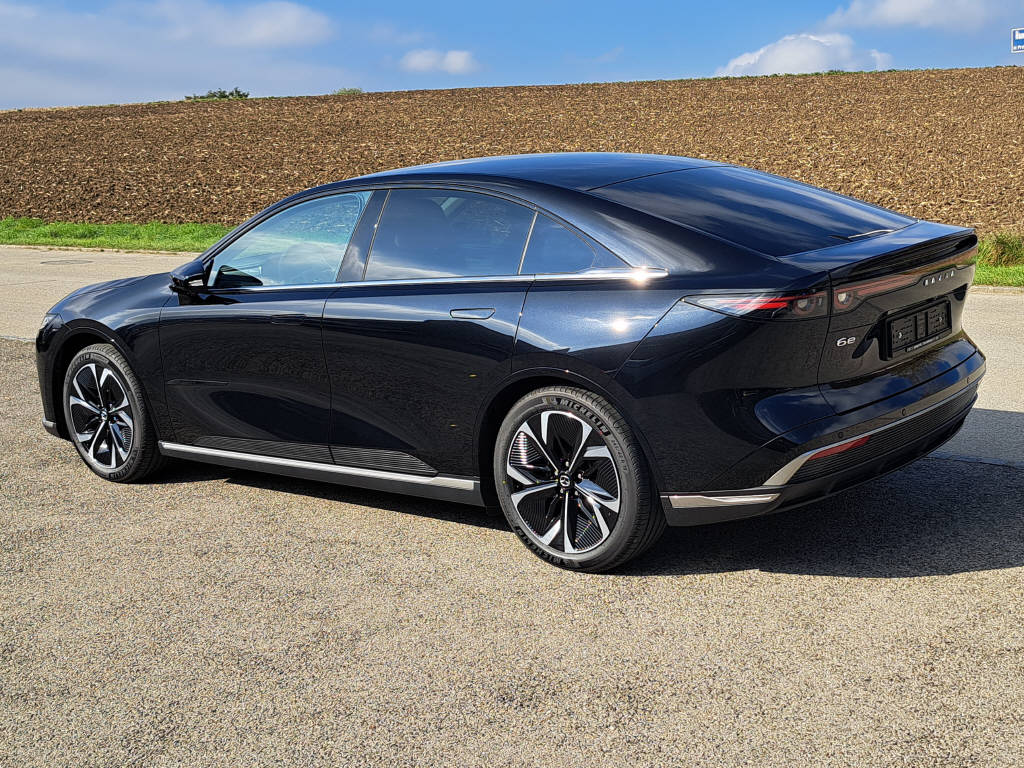 MAZDA 6e Takumi 258cv-showroom-element-2