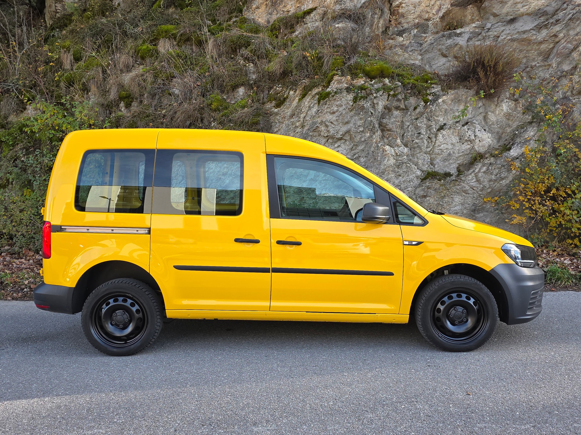 VW Caddy 2.0TDI 4Motion BlueMotion Technology DSG-image-4