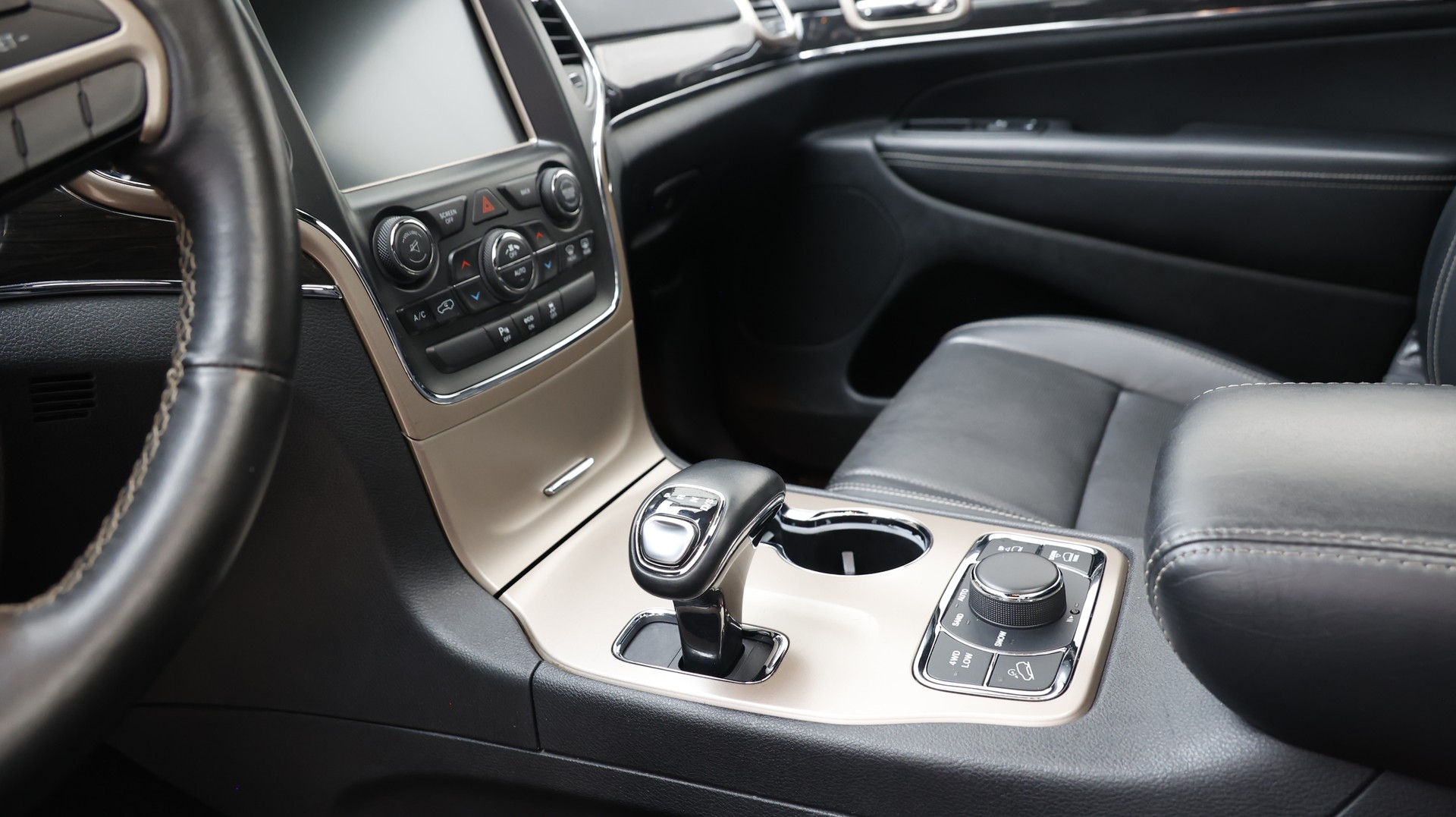 JEEP Grand Cherokee 3.6 V6 Overland Automatic-image-13