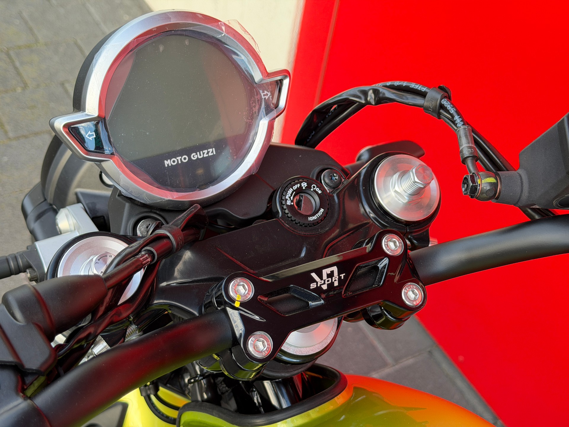 MOTO GUZZI V7 IV 850 Sport E5+ (35kW)-image-9