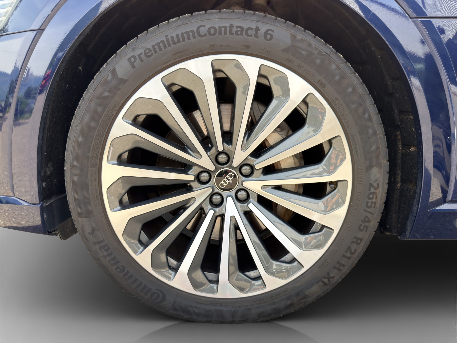AUDI e-tron 50 Sportback S Line quattro-image-16