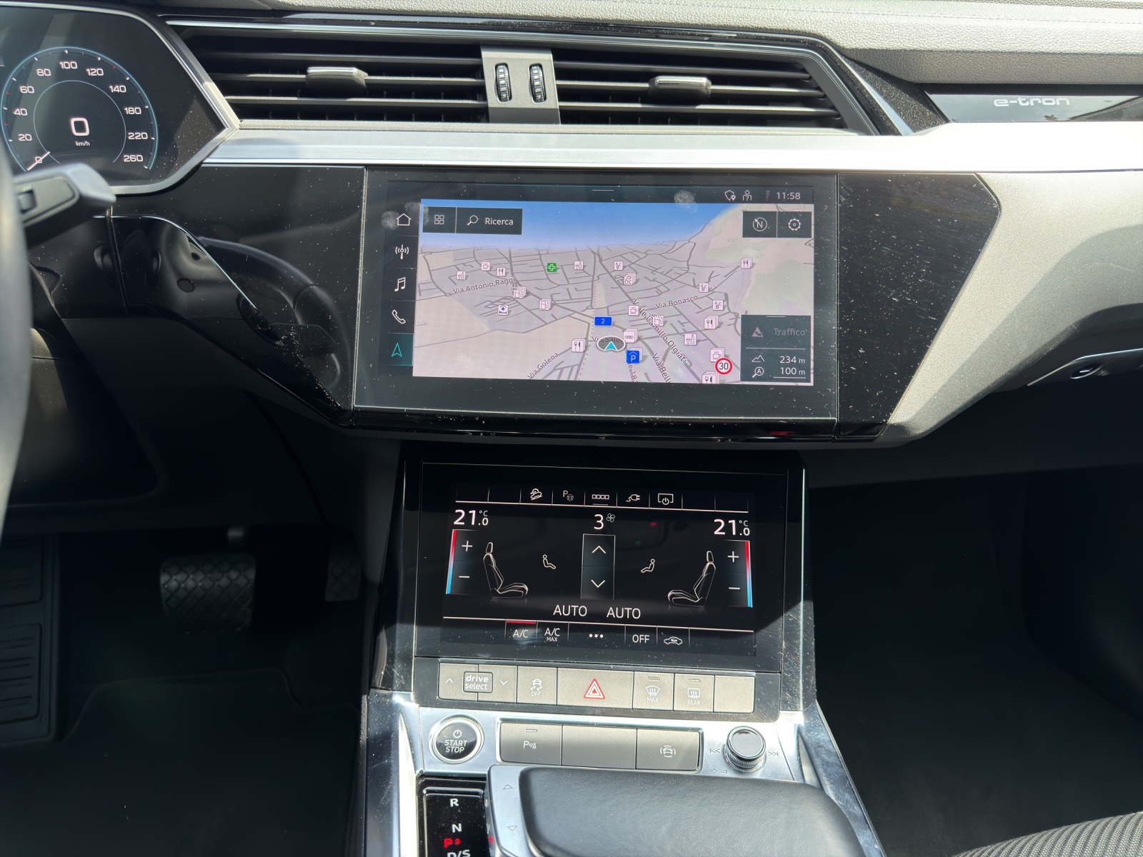 AUDI e-tron 50 Sportback S Line quattro-image-11