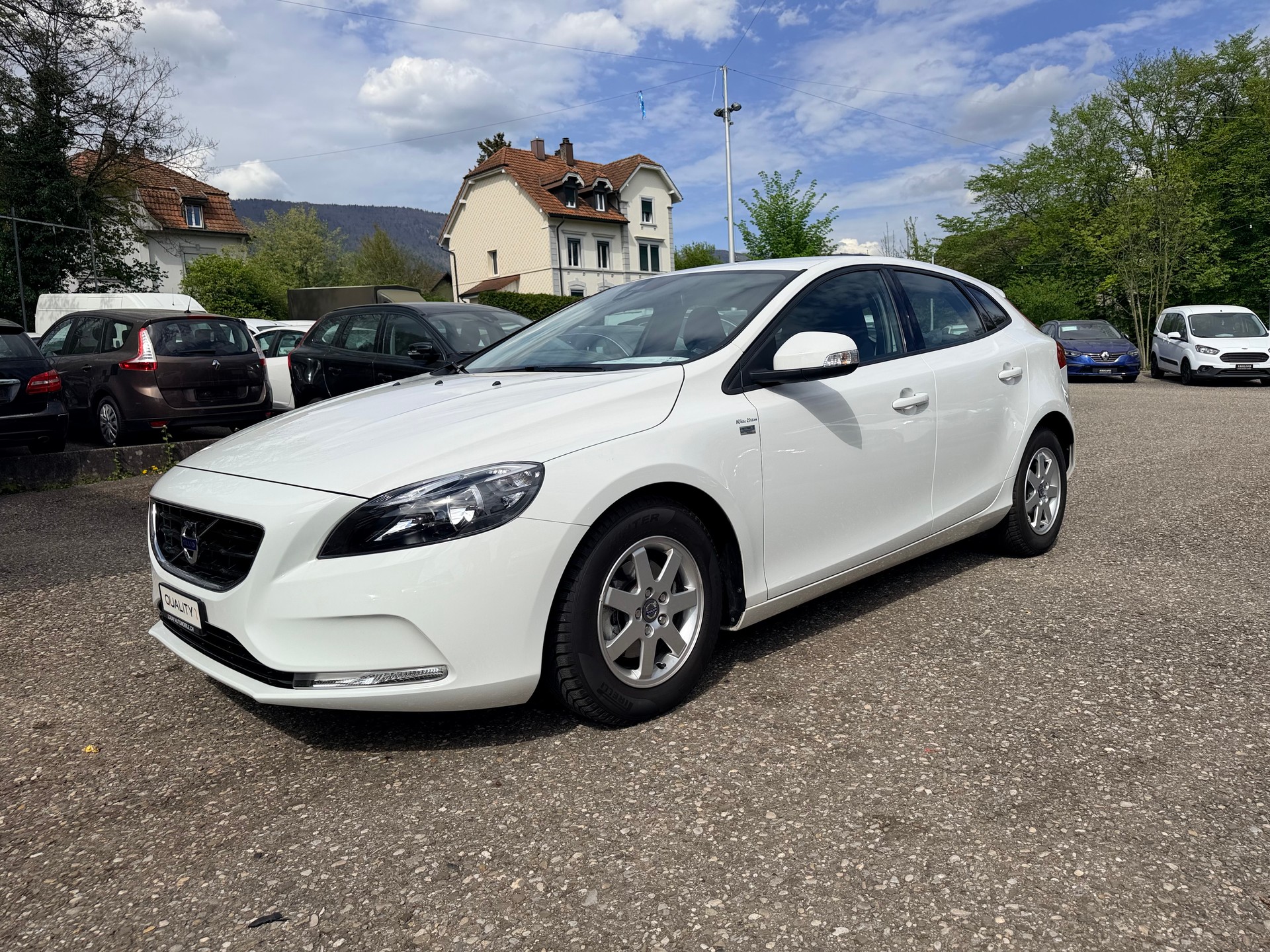 VOLVO V40 Cross Country D2 Momentum-image-5
