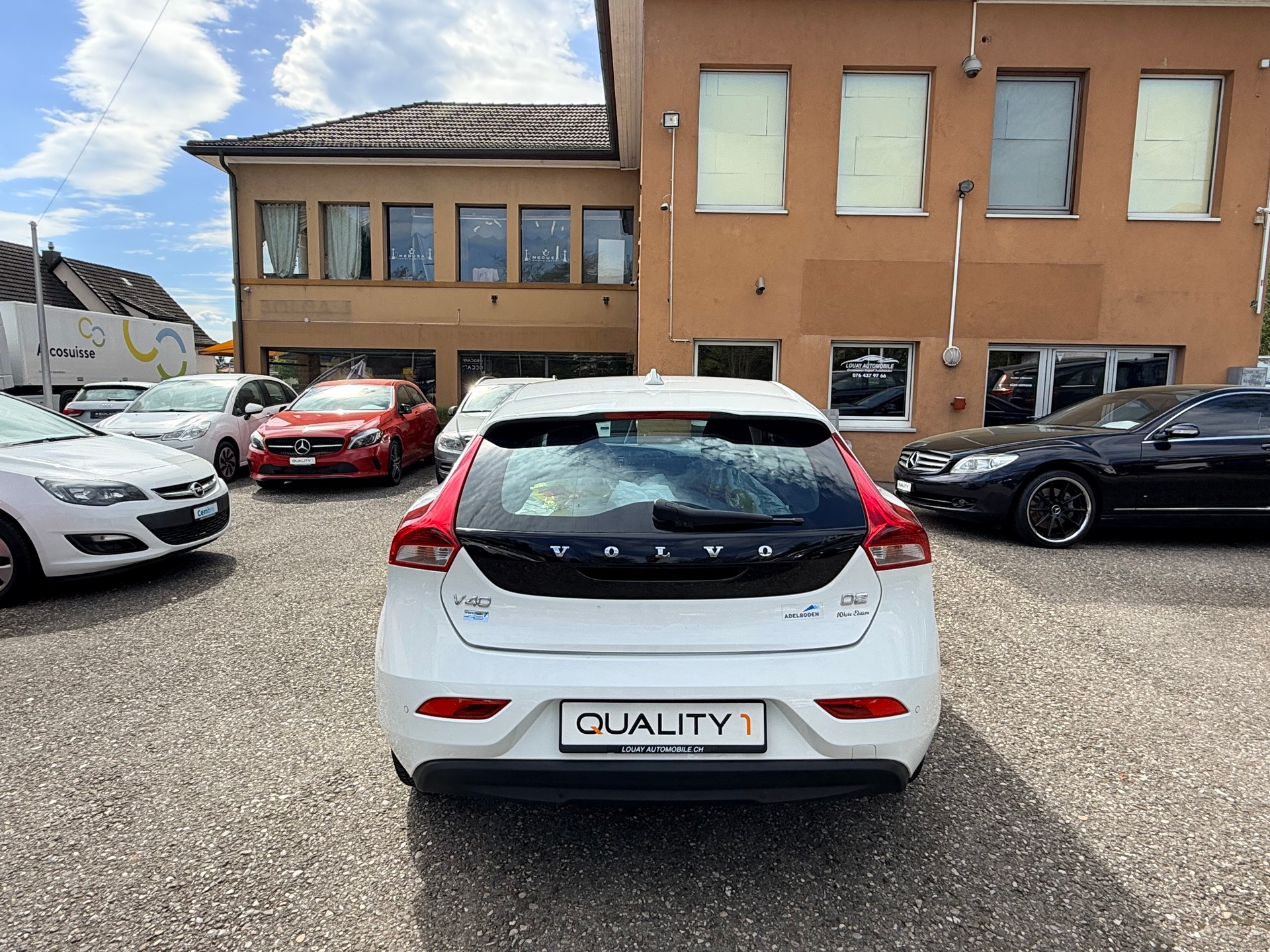 VOLVO V40 Cross Country D2 Momentum-image-7