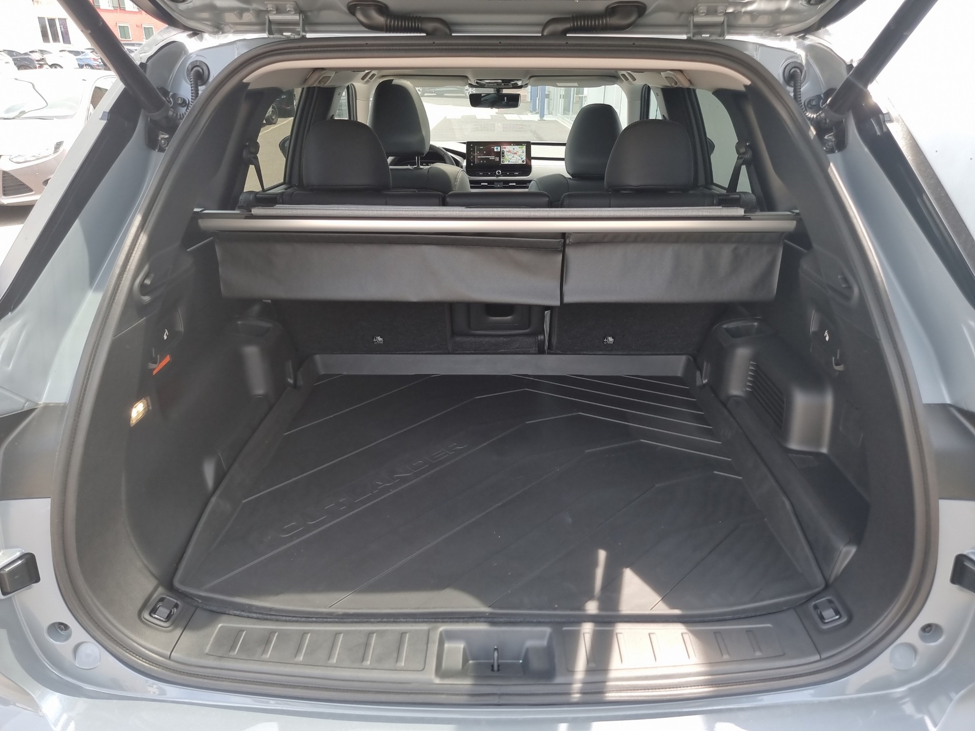 MITSUBISHI Outlander 2.4 PHEV Instyle 4x4 Blackline-image-15